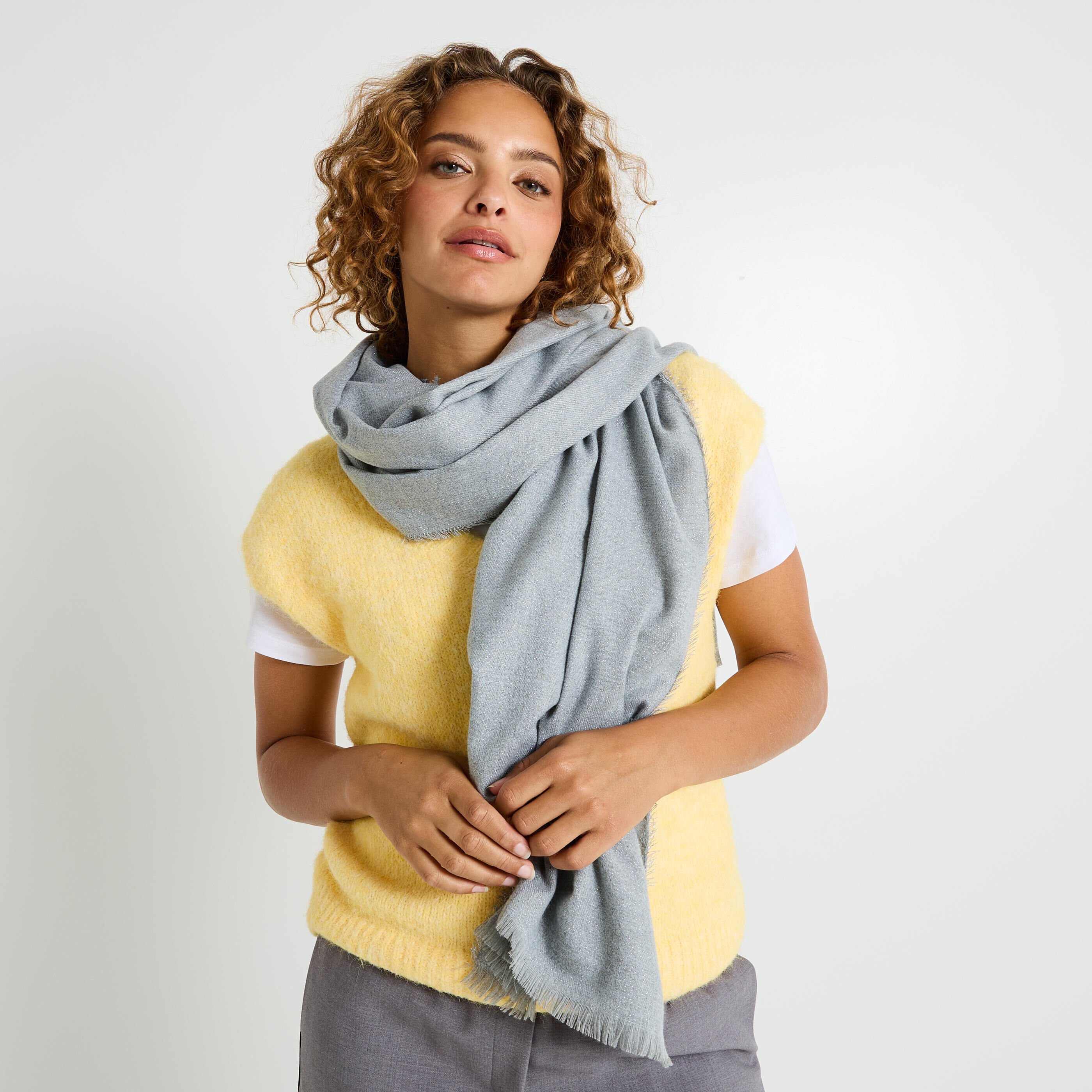 &Eacute;charpe unie brillante femme