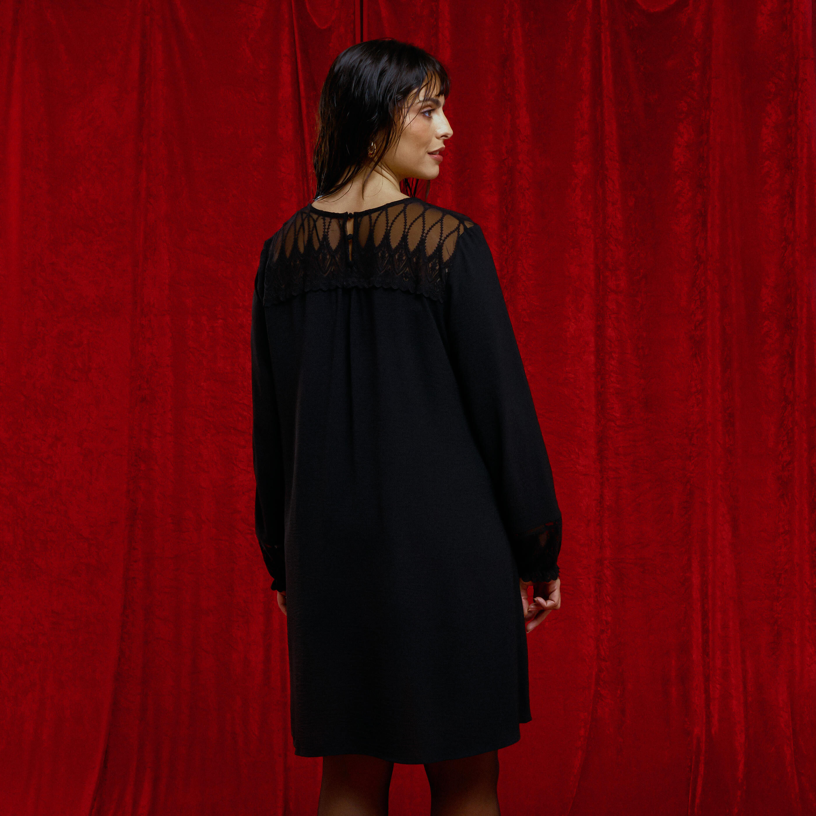 Robe d&eacute;tails en macram&eacute;