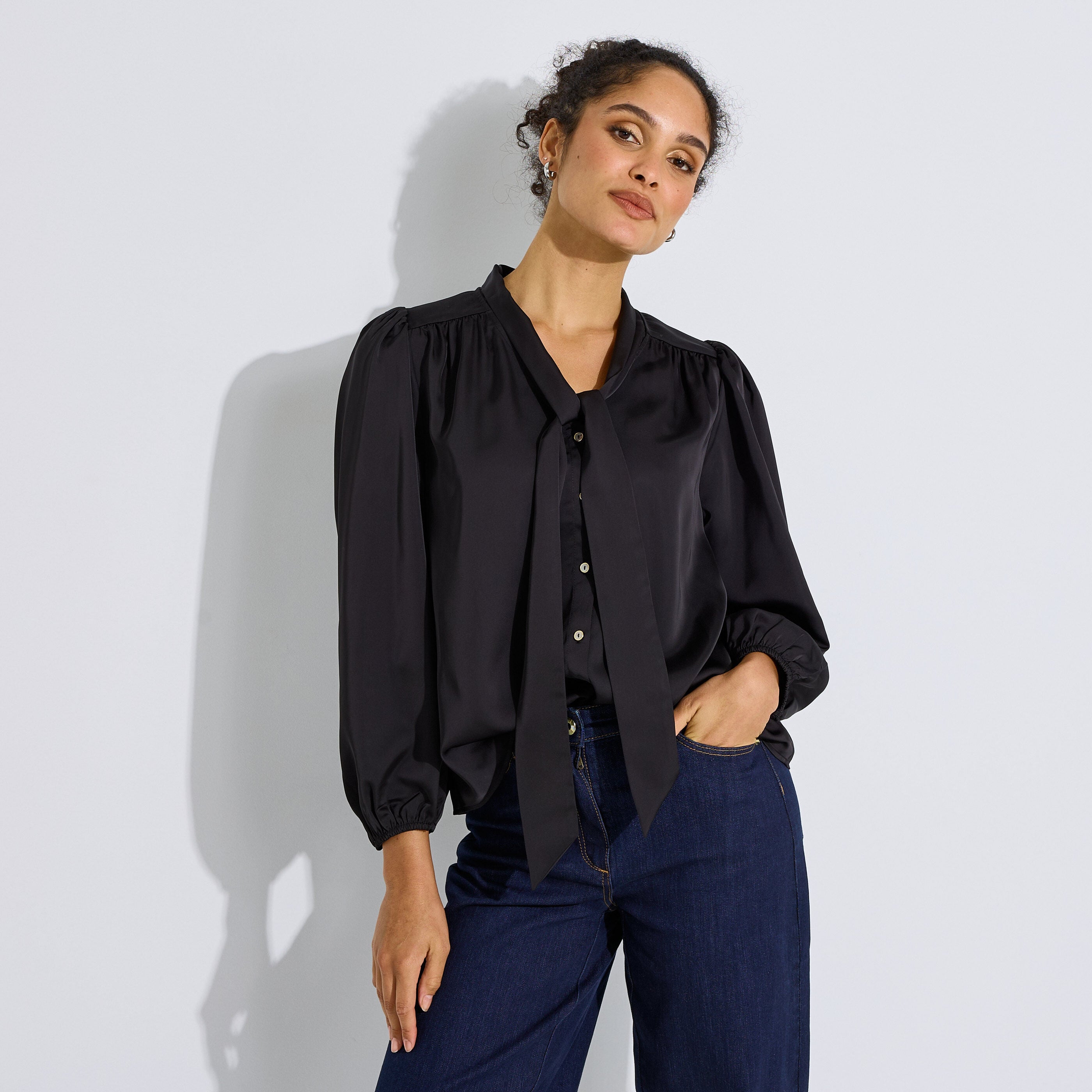 Chemisier col lavalli&egrave;re femme