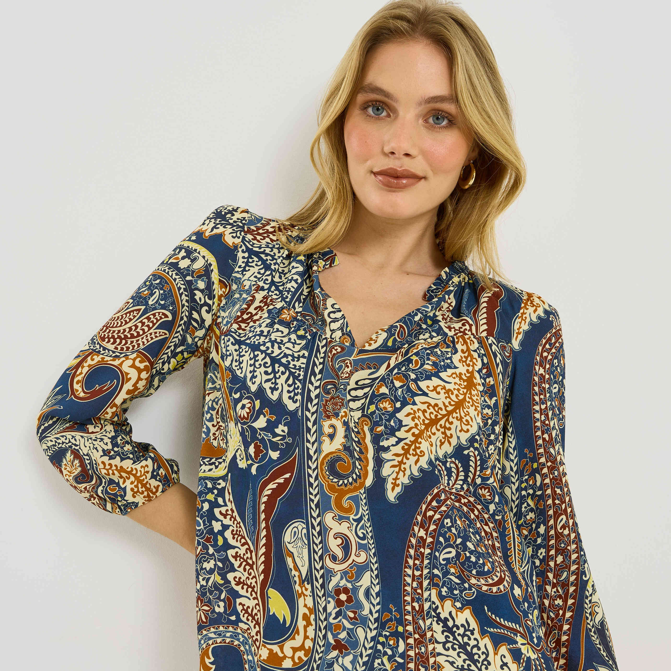 Blouse col V imprim&eacute; paisley femme