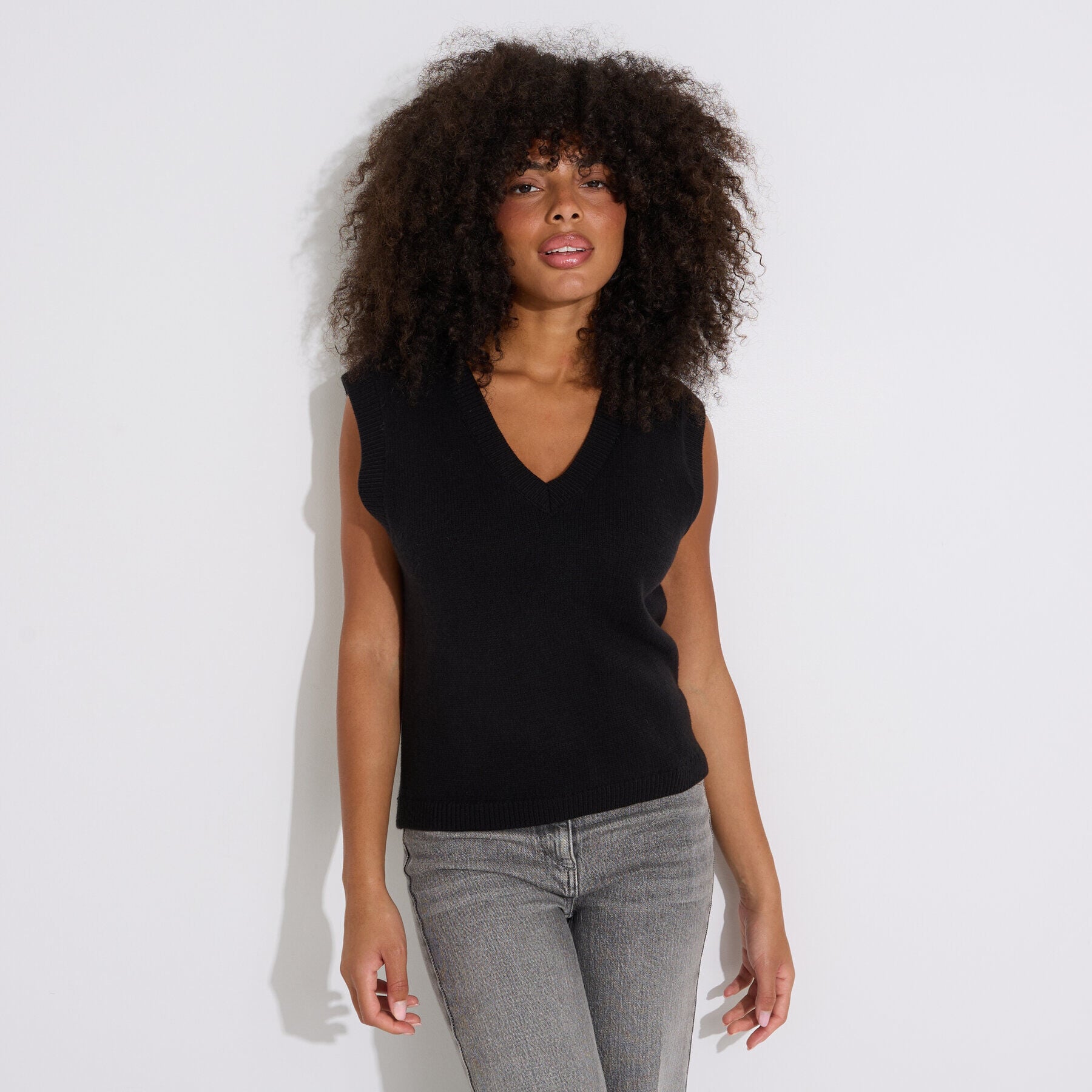 Pull sans manches col V femme