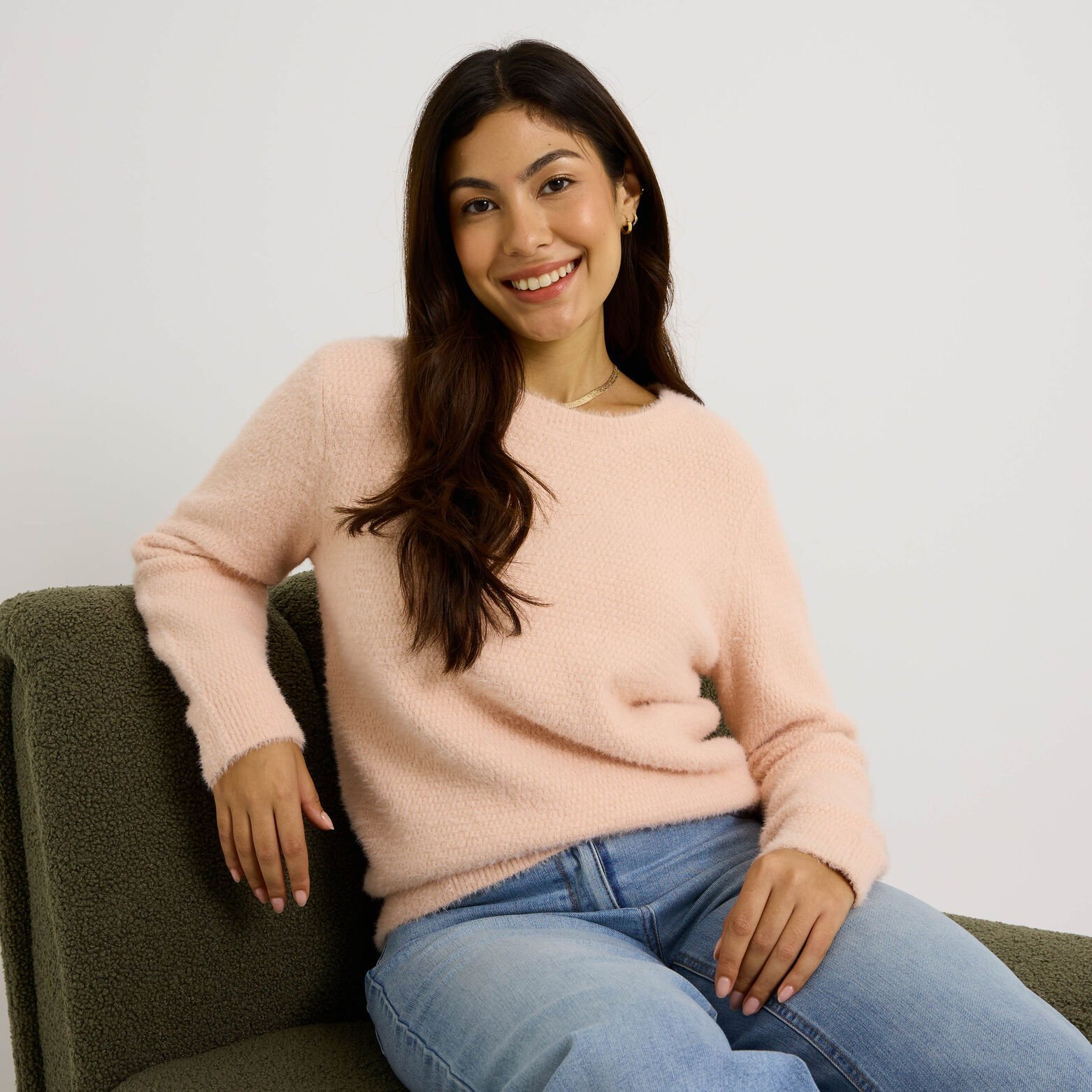 Pull fluffy à col rond femme