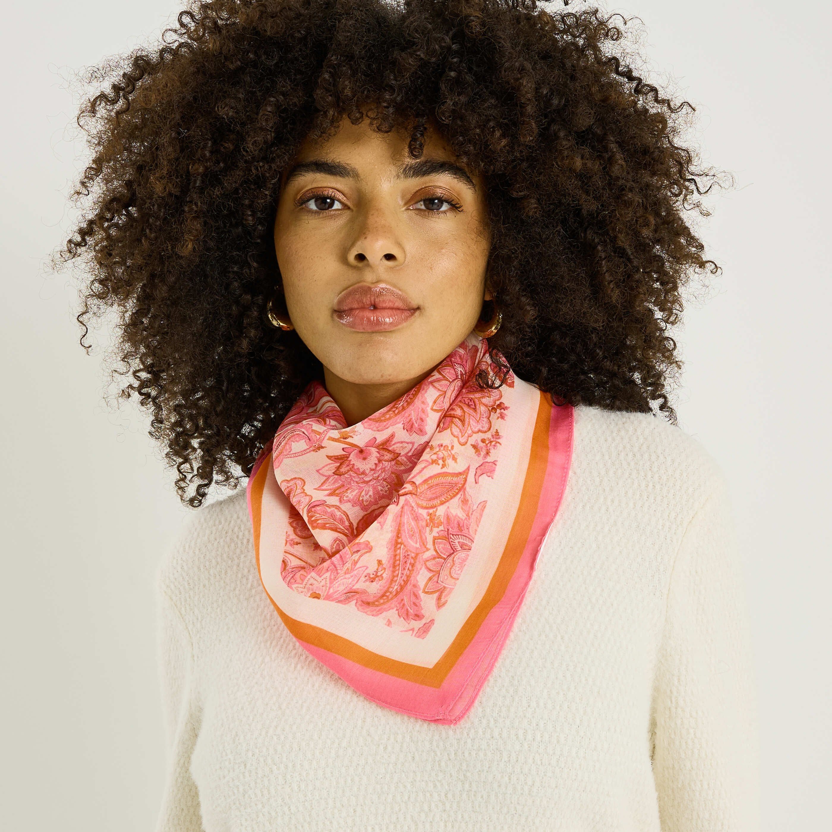 Foulard carr&eacute; imprim&eacute; floral femme