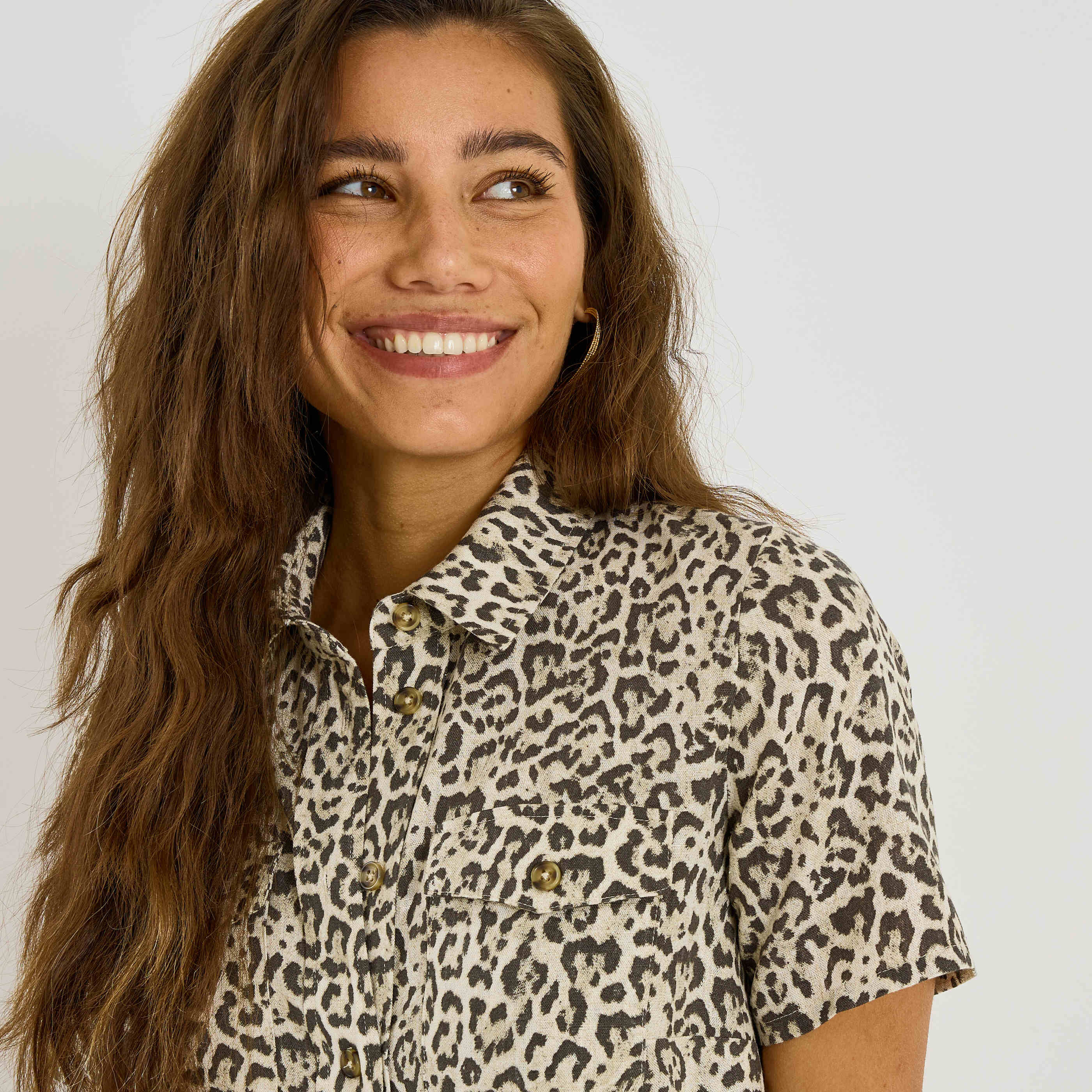 Robe chemise courte imprim&eacute; l&eacute;opard