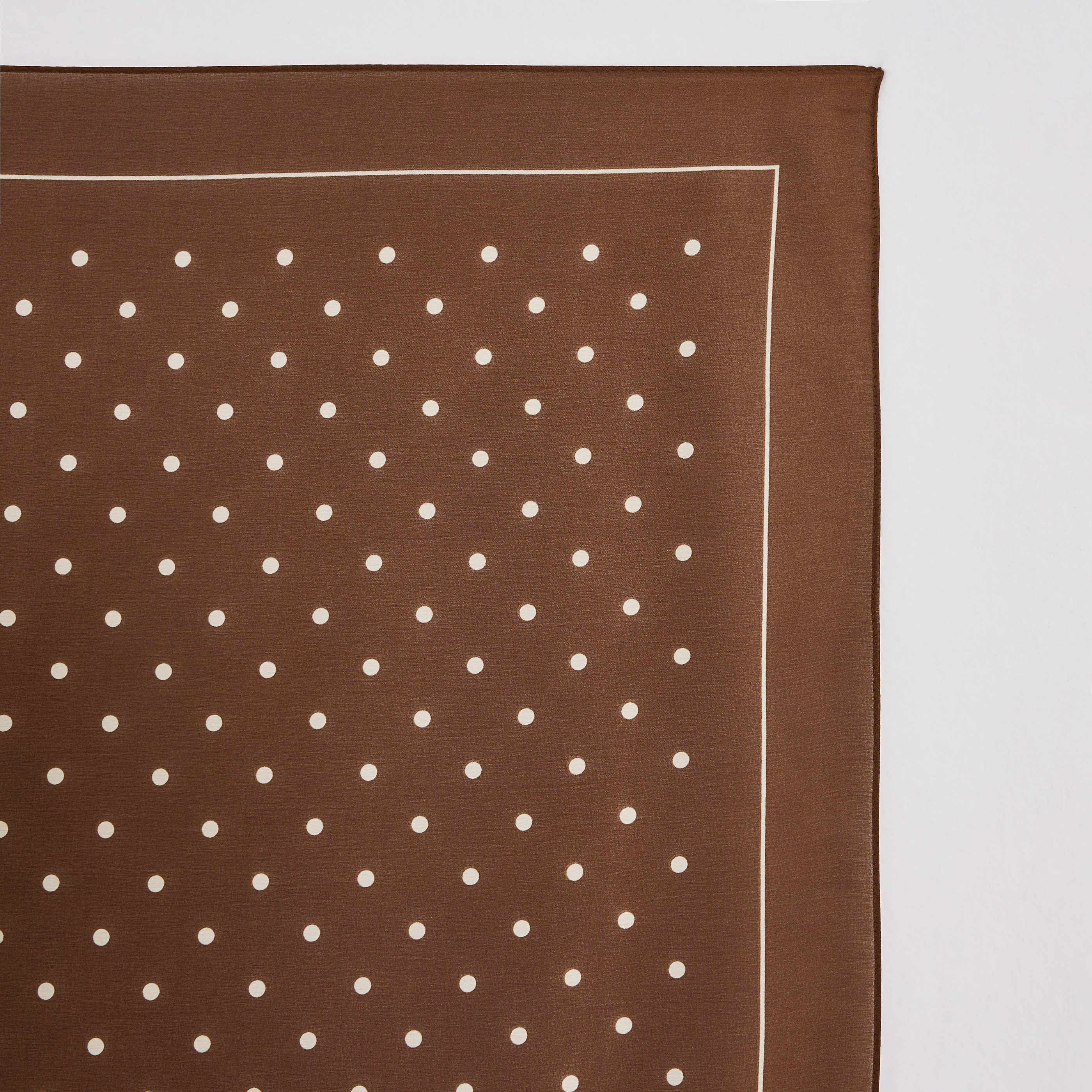 Foulard carr&eacute; &agrave; pois femme