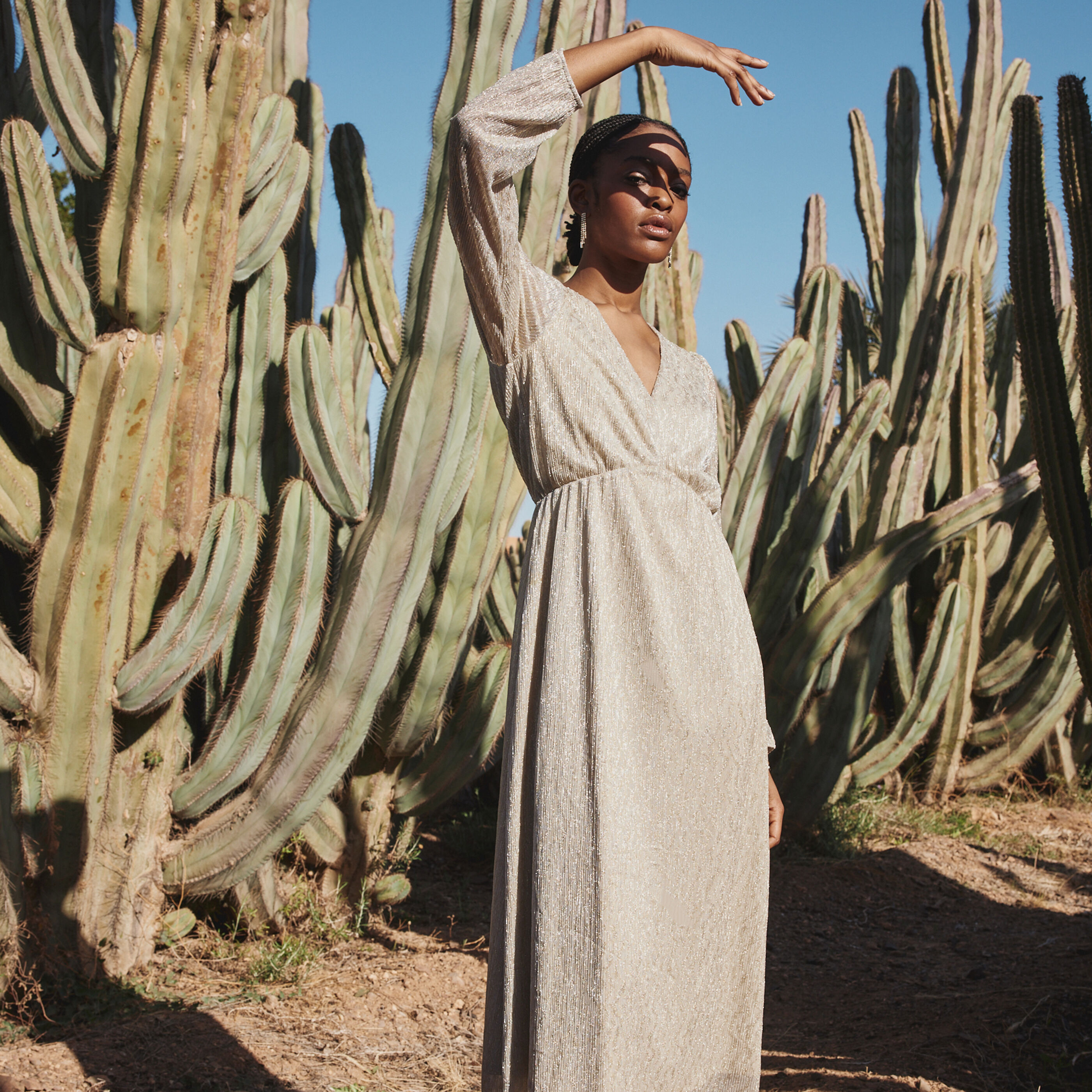 Robe longue habill&eacute;e femme