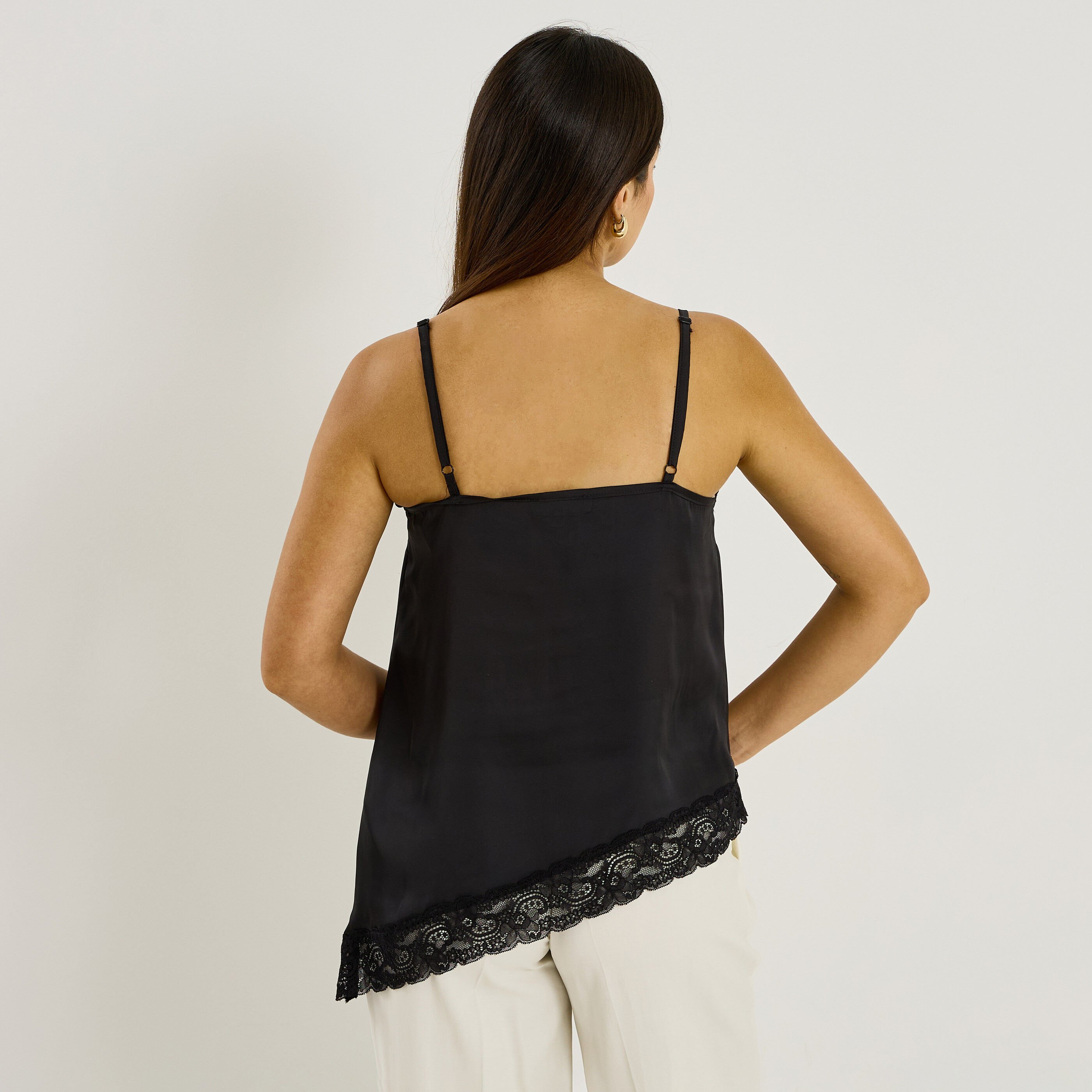 D&eacute;bardeur asym&eacute;trique satin&eacute; femme