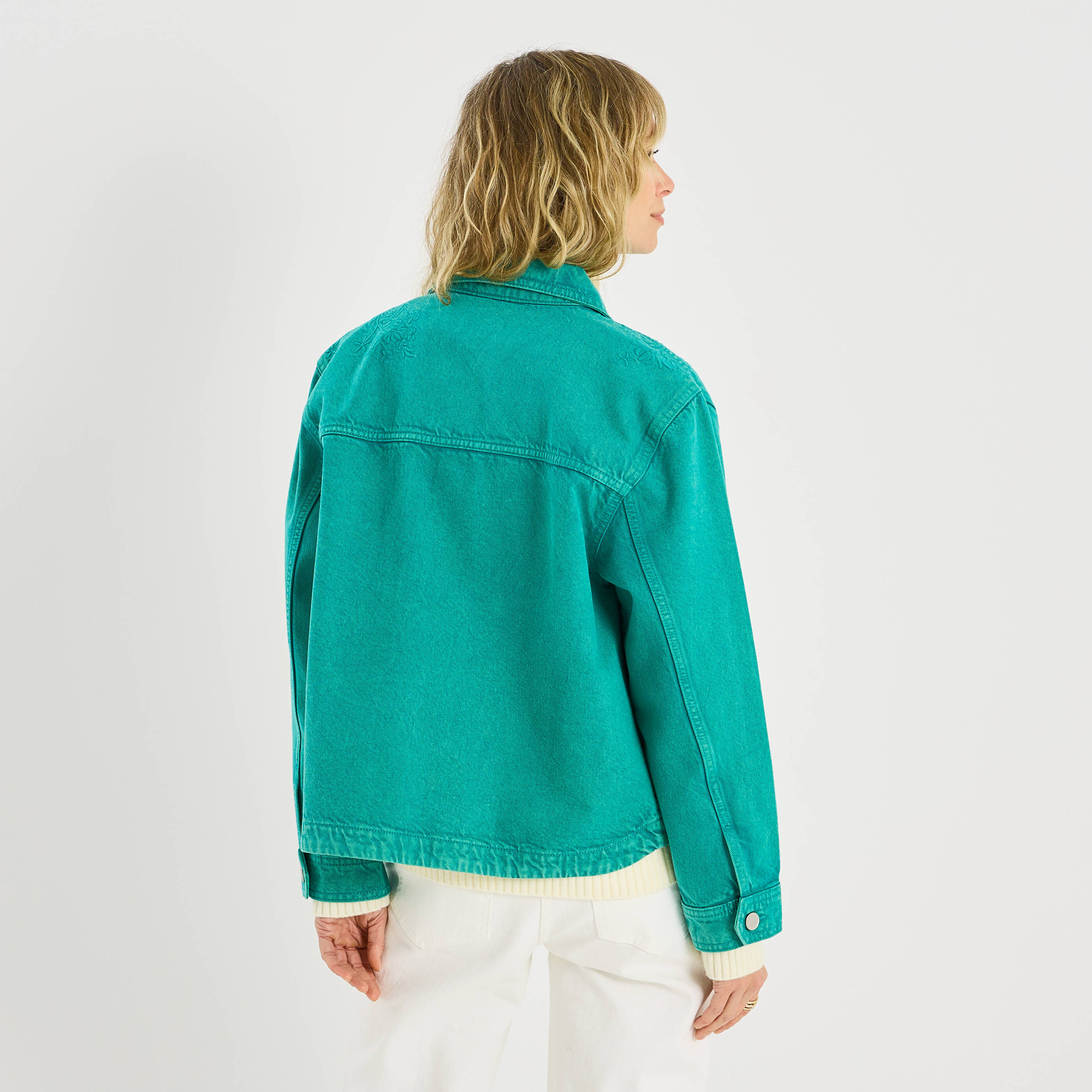 Veste en jean brod&eacute;e &agrave; col chemise femme