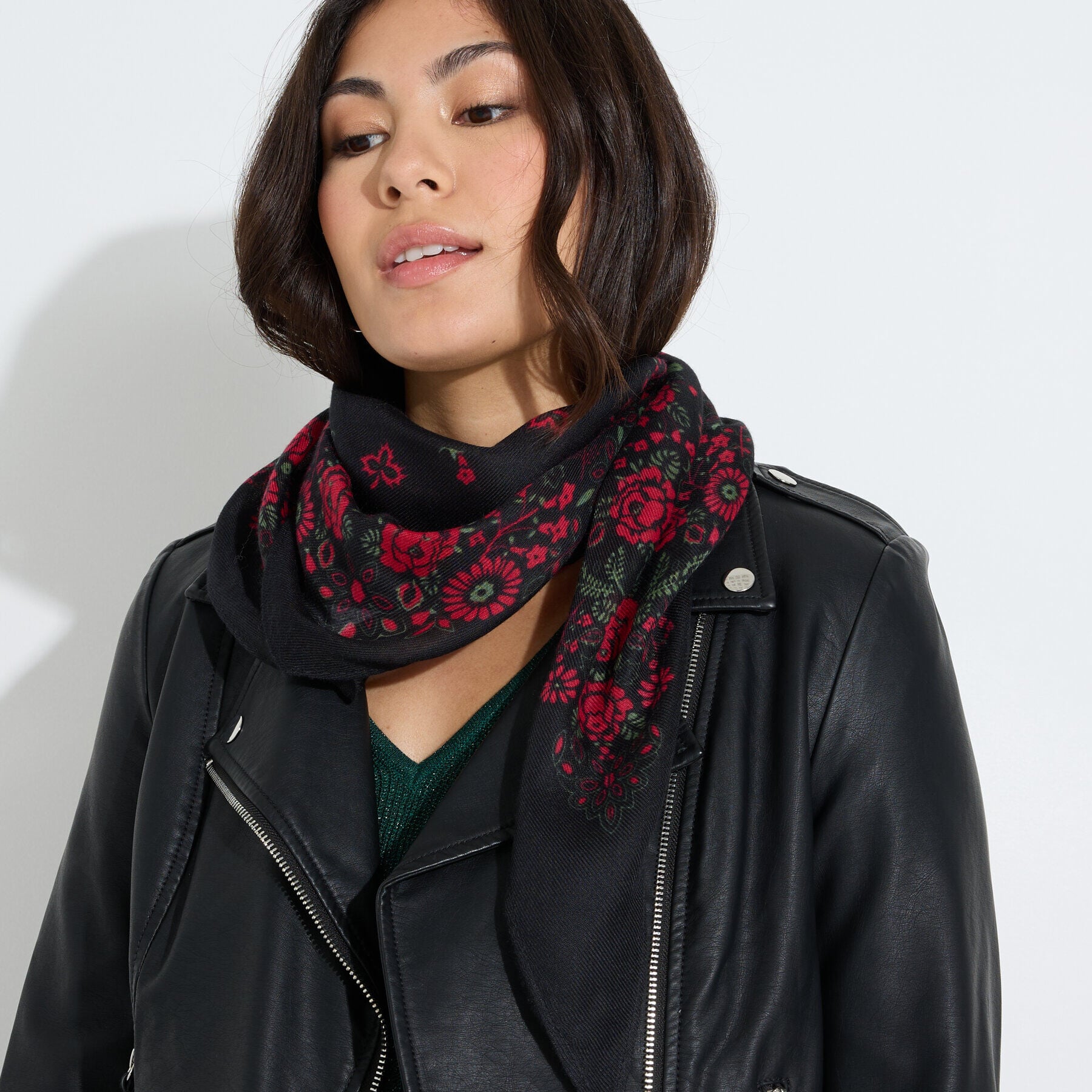 Foulard long &agrave; imprim&eacute; floral femme