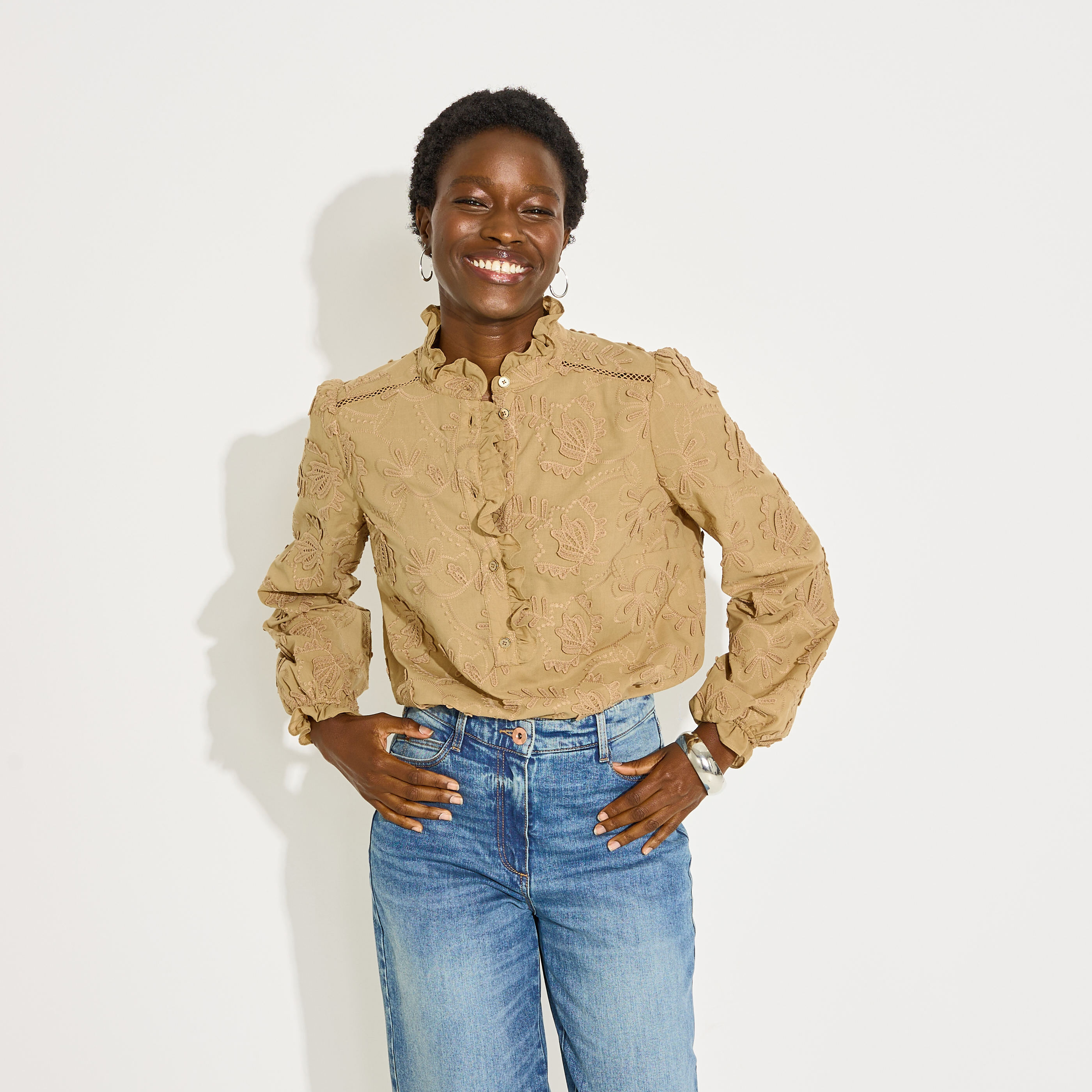 Blouse broderie anglaise col haut femme