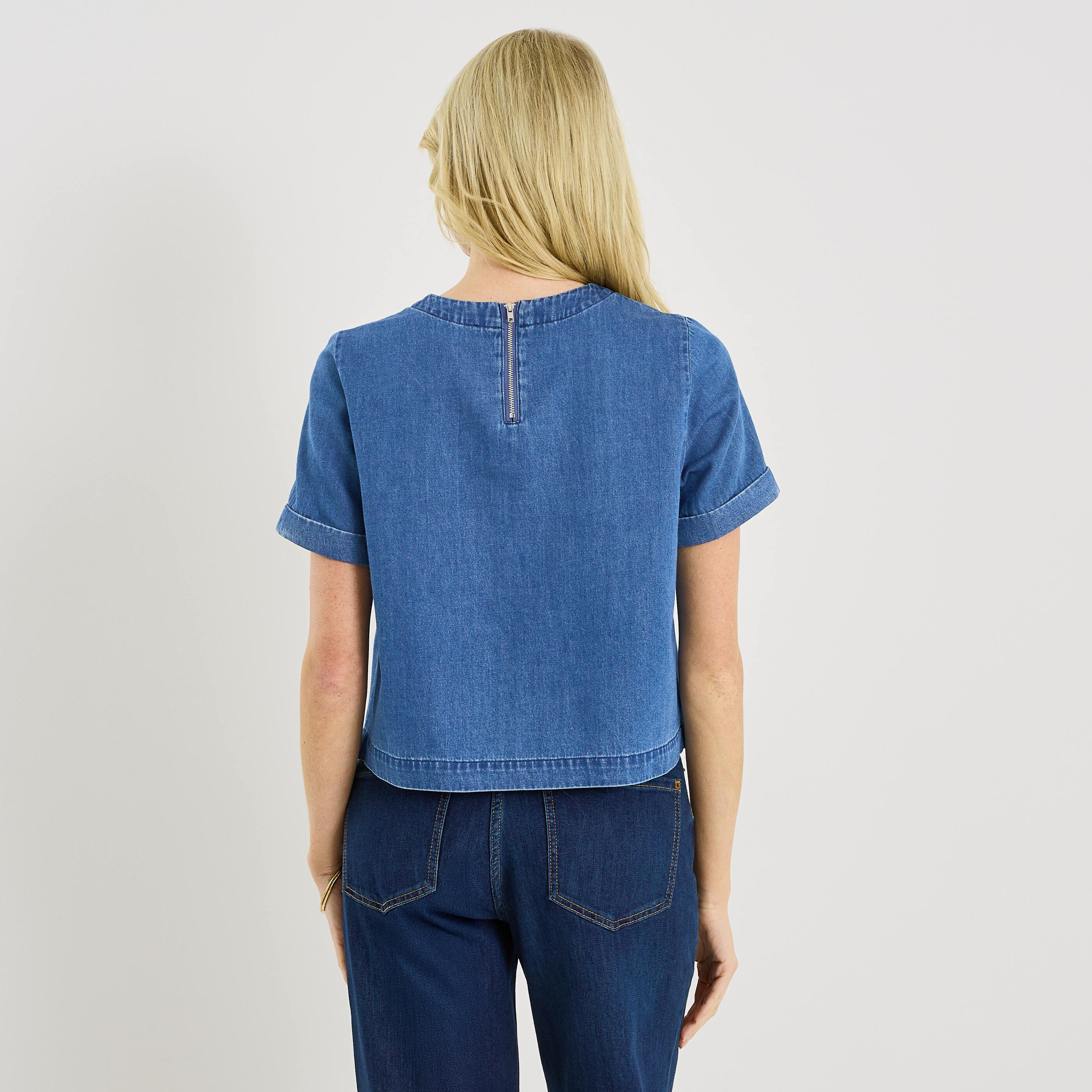 Blouse brod&eacute;e en denim femme