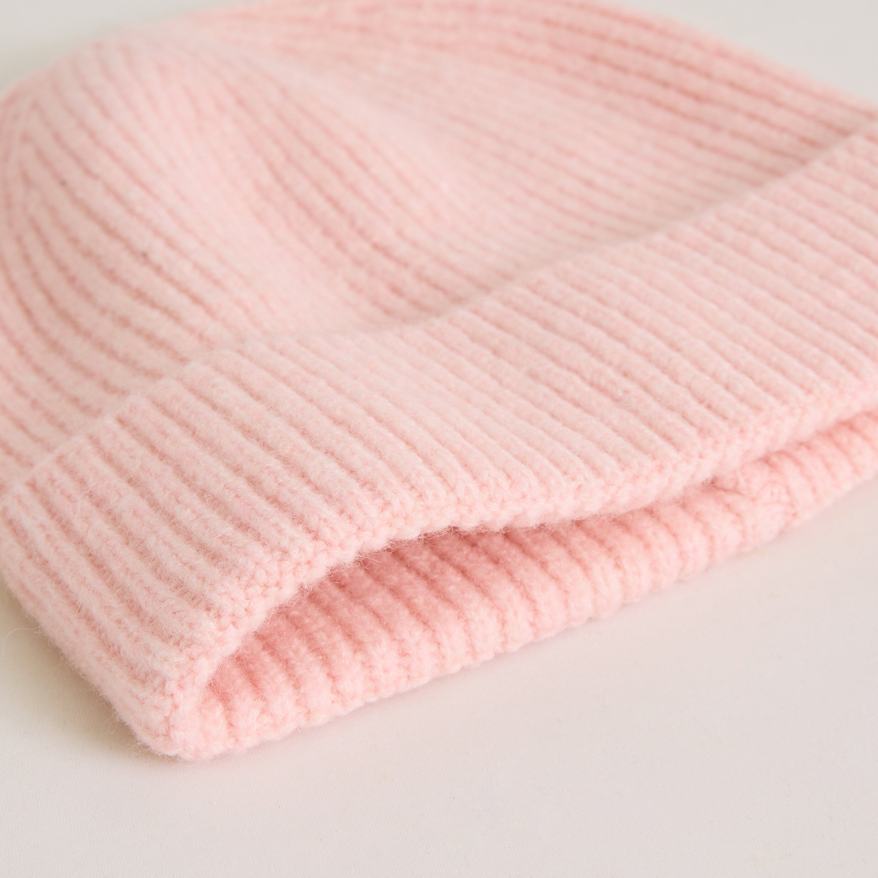 Bonnet c&ocirc;tel&eacute; &agrave; revers femme