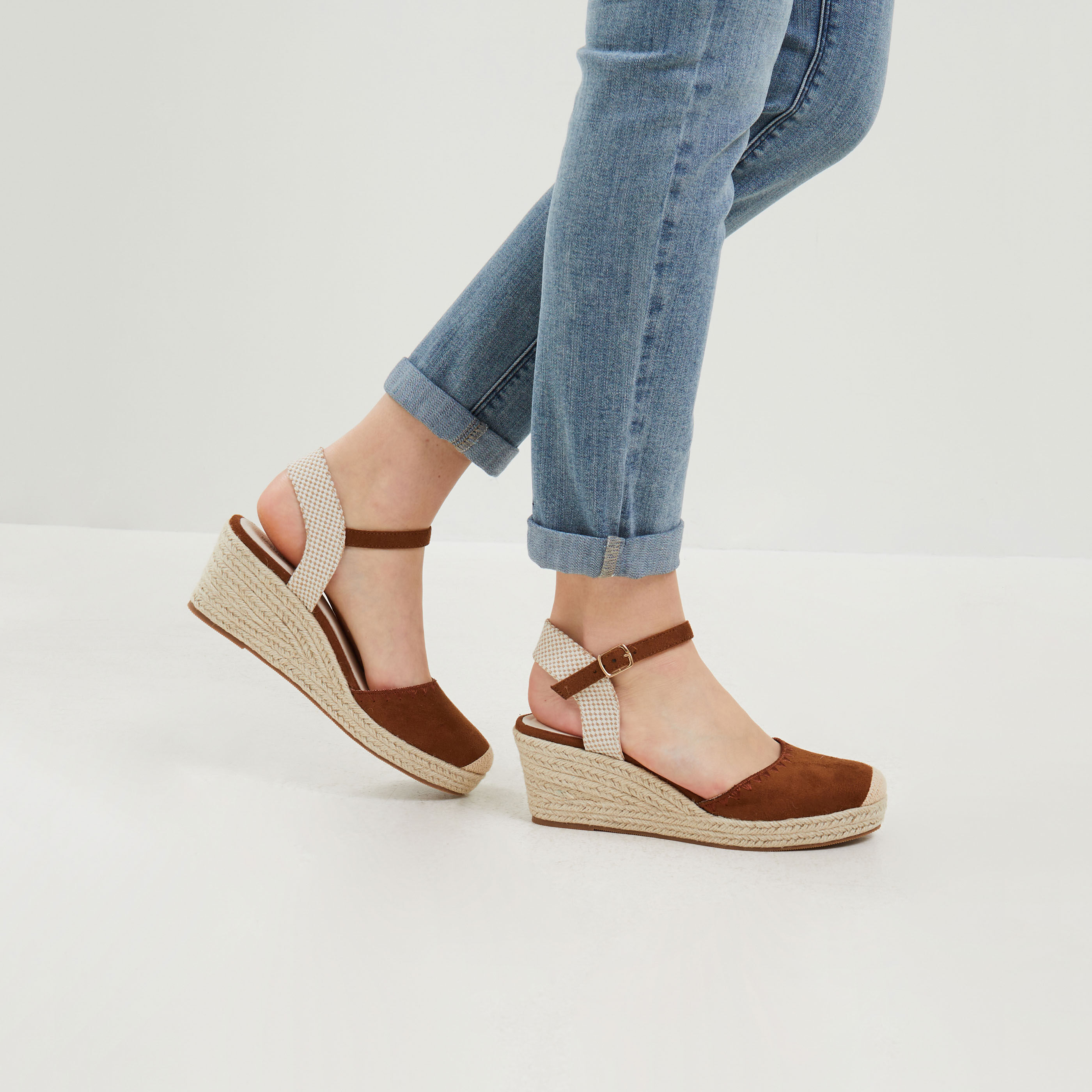 Sandale compensee femme CAMEL Graindemalice