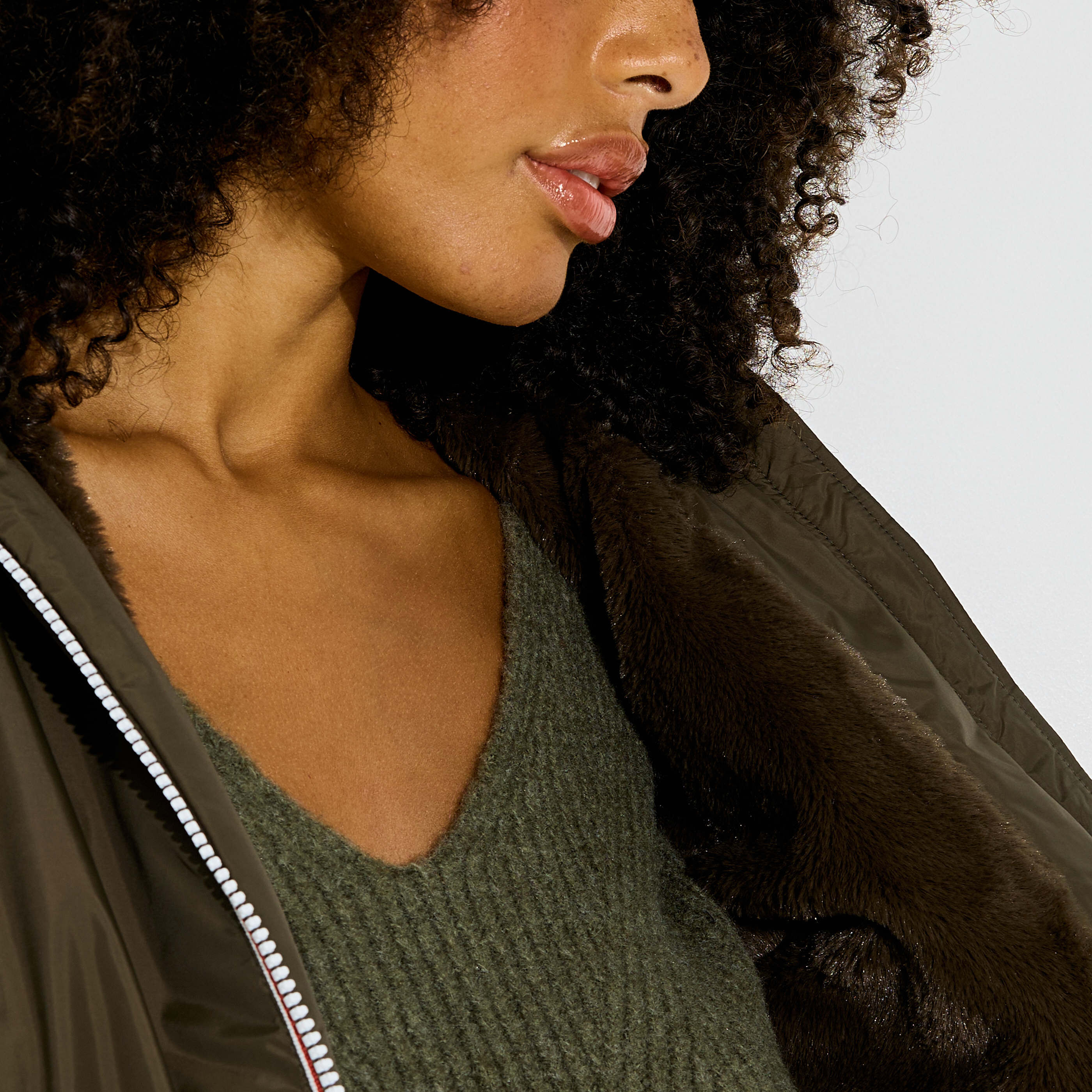 Imperm&eacute;able court &agrave; capuche femme