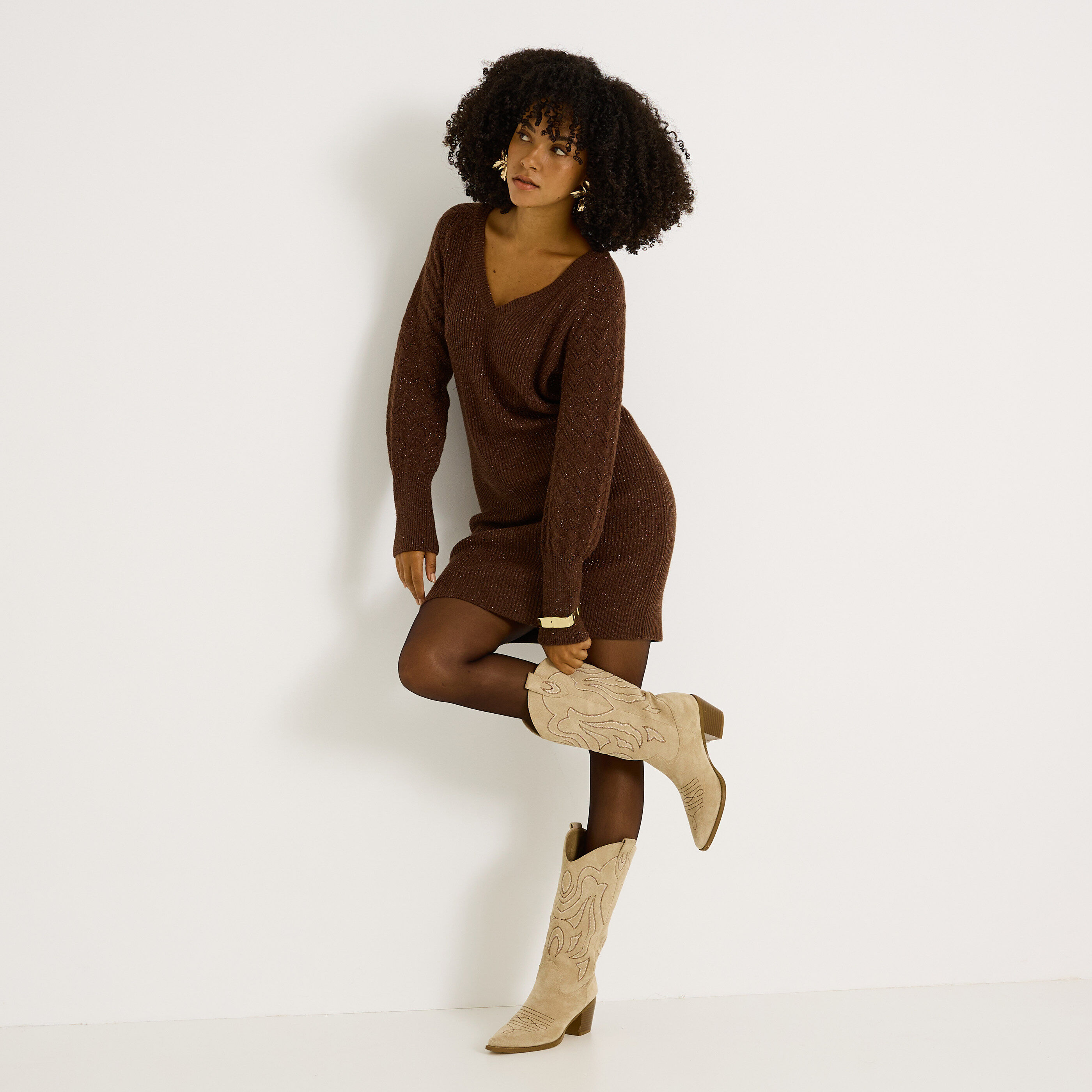 Robe pull brillante &agrave; col V 