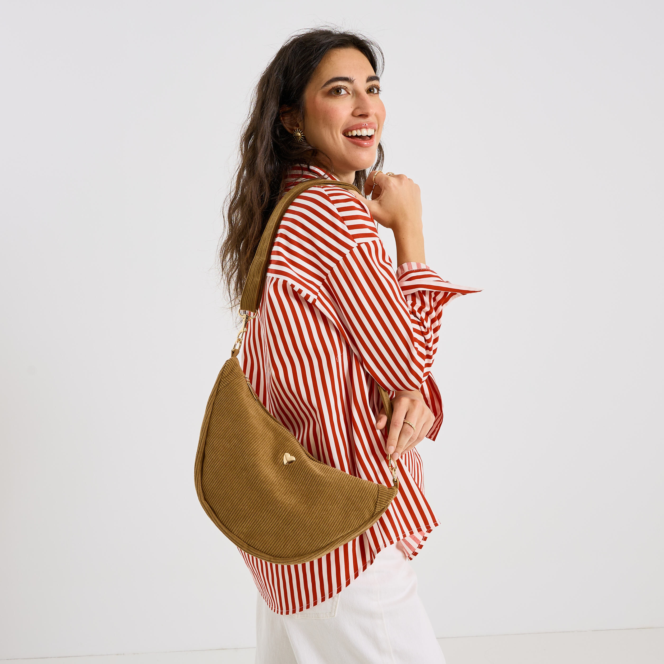 Sac demi-lune en velours c&ocirc;tel&eacute; femme