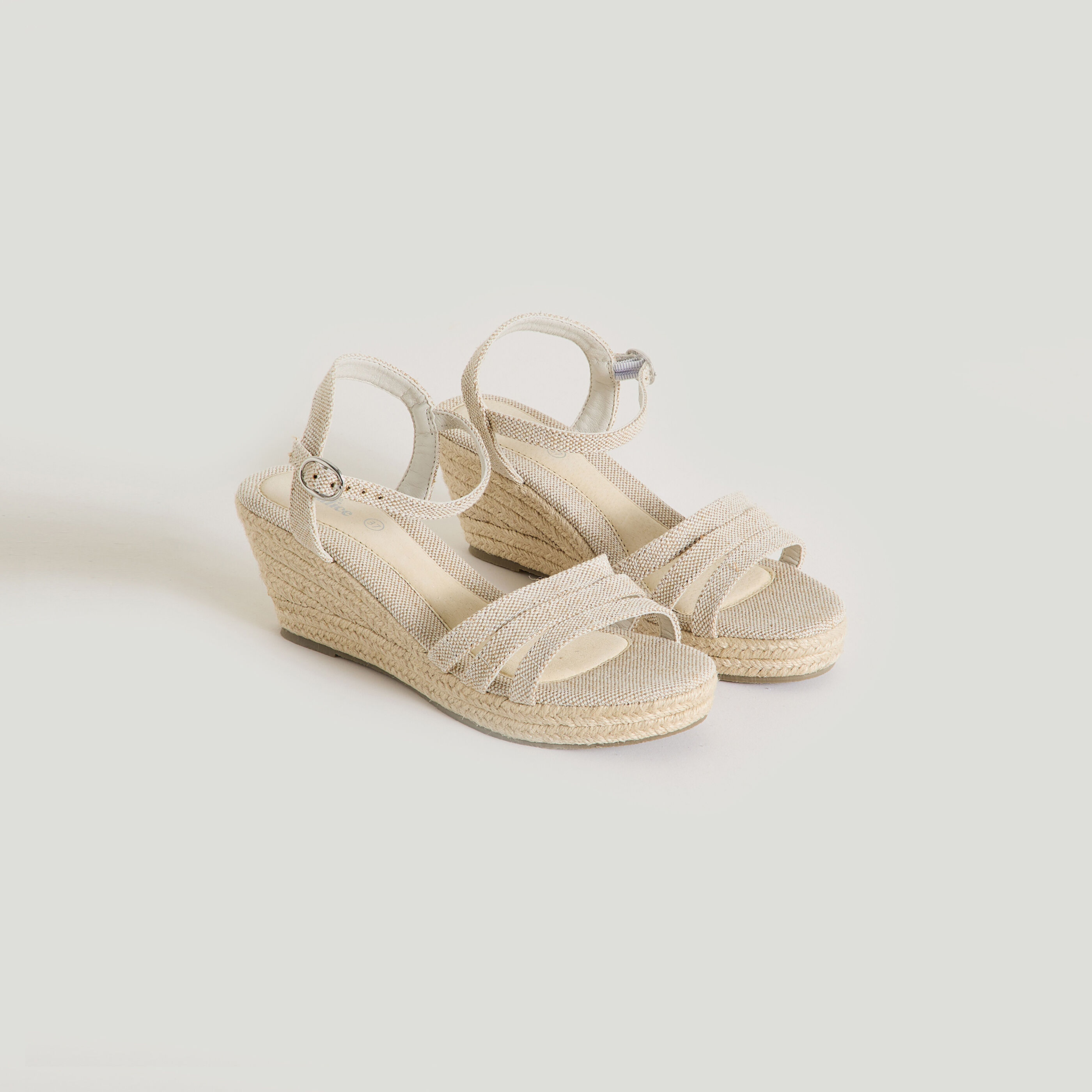 Sandales compens&eacute;es femme