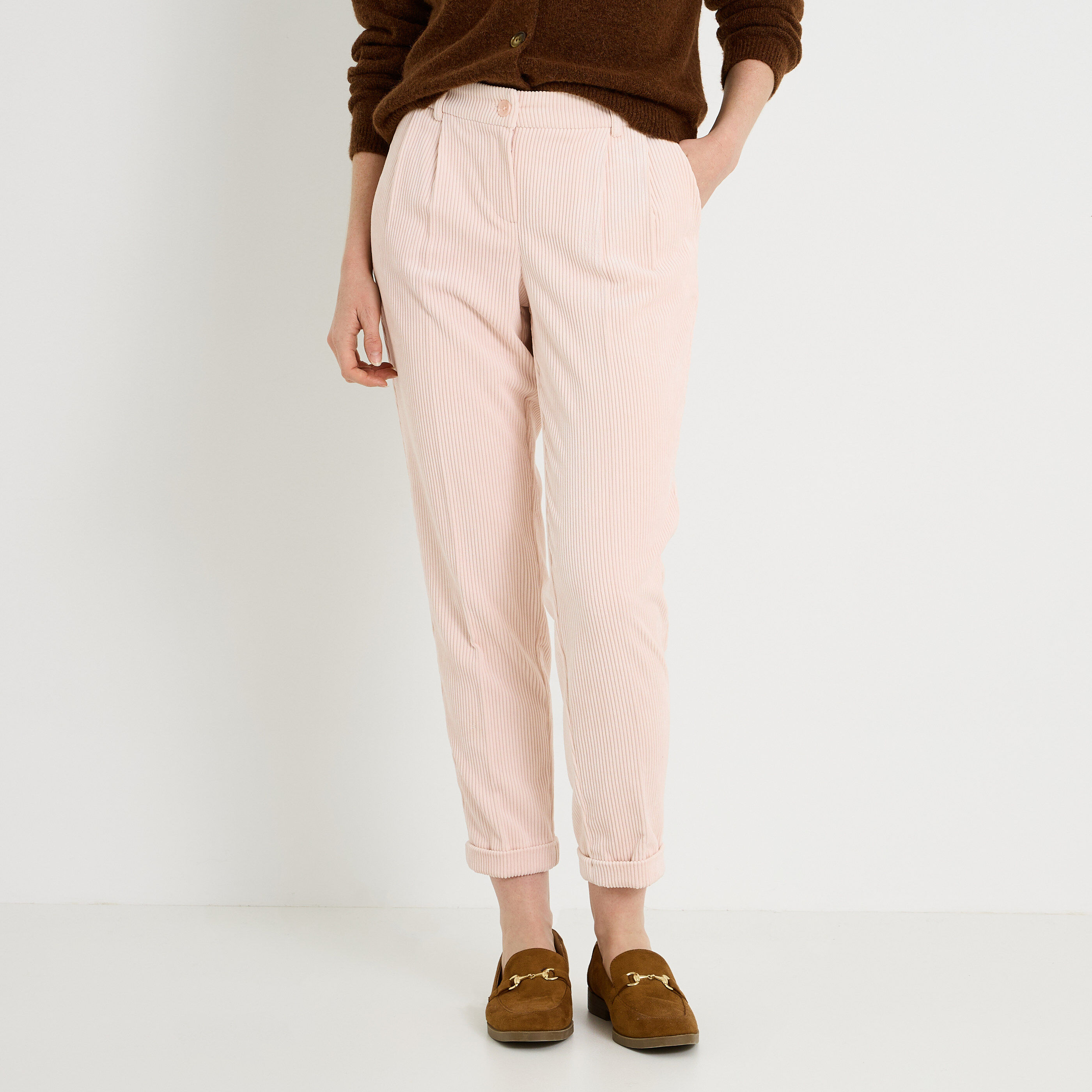 Pantalon en velours c&ocirc;tel&eacute; femme