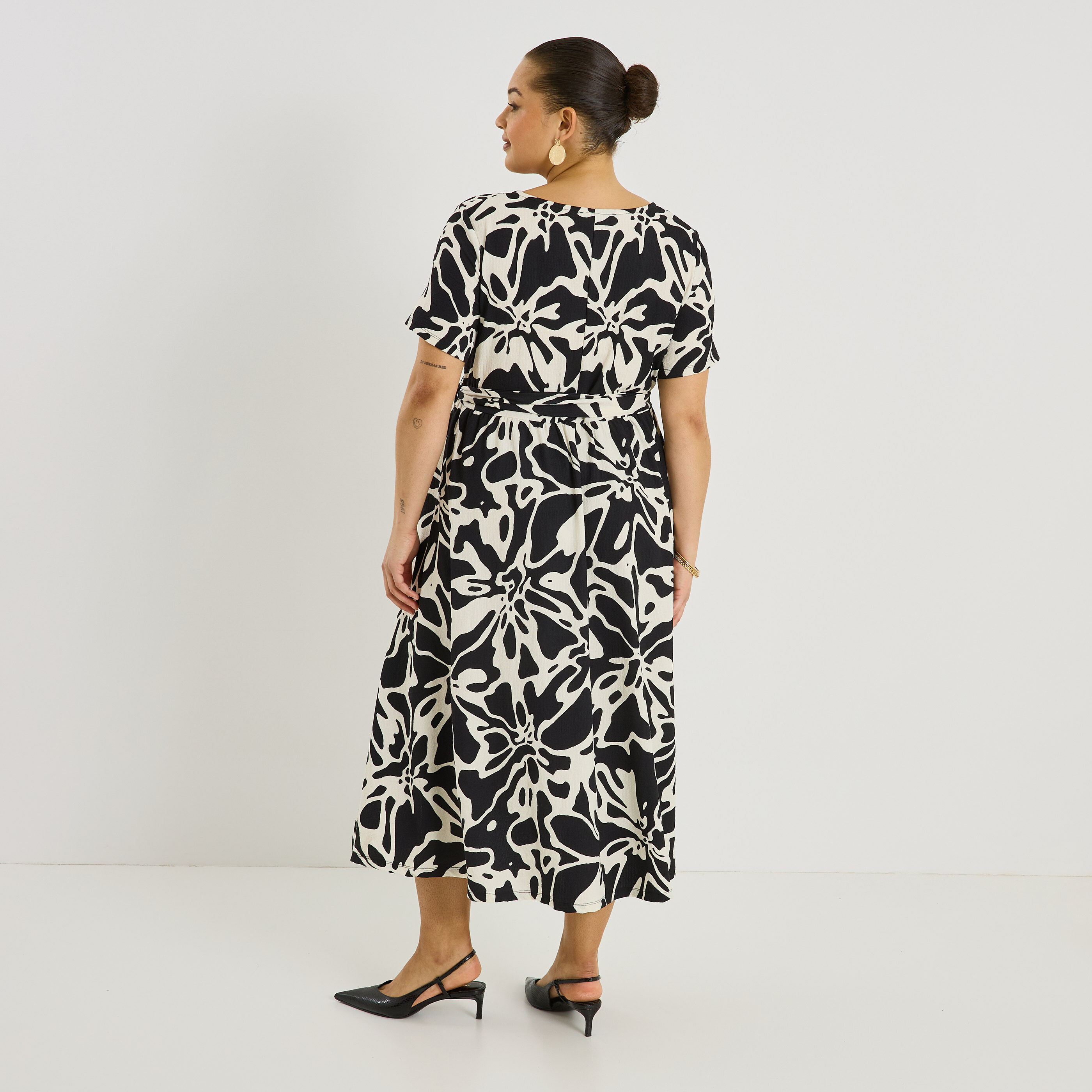 Robe longue &eacute;vas&eacute;e en maille imprim&eacute;e