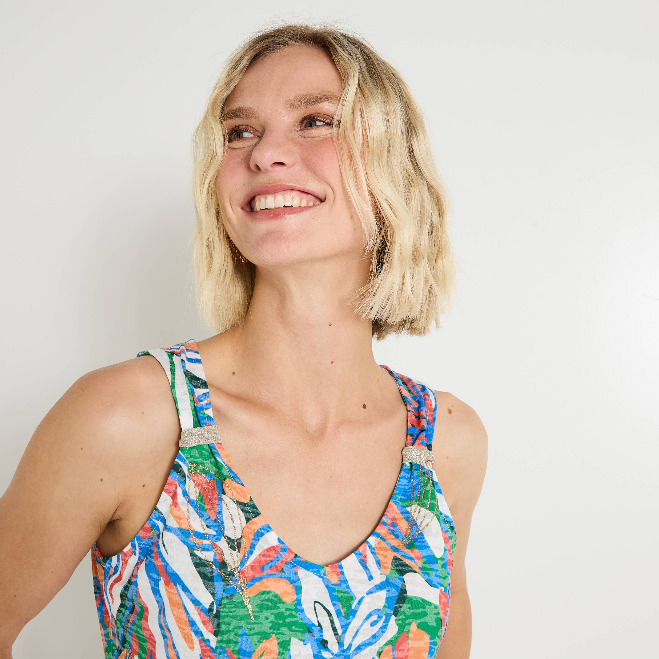 D&eacute;bardeur col V femme