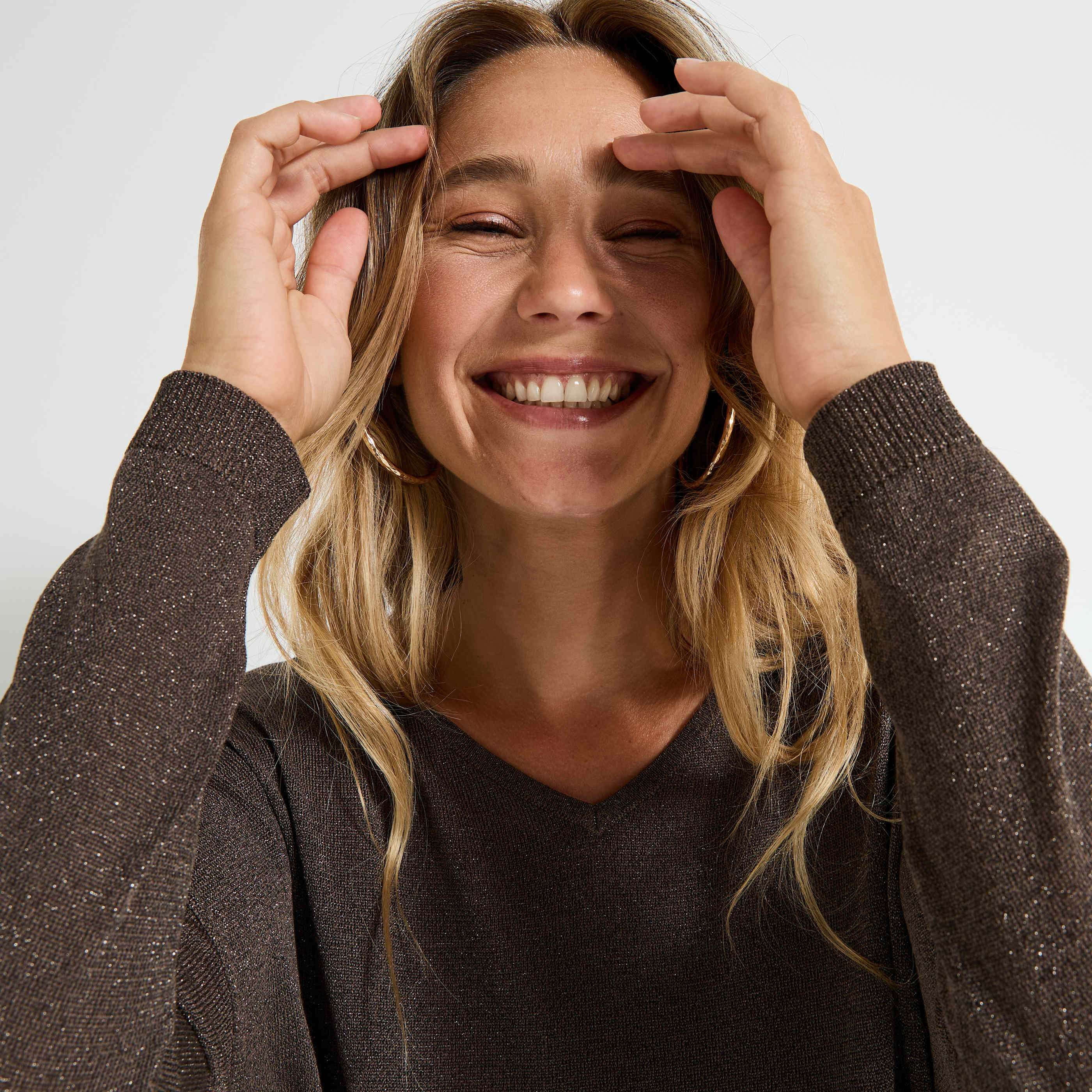 Pull brillant &agrave; col V femme