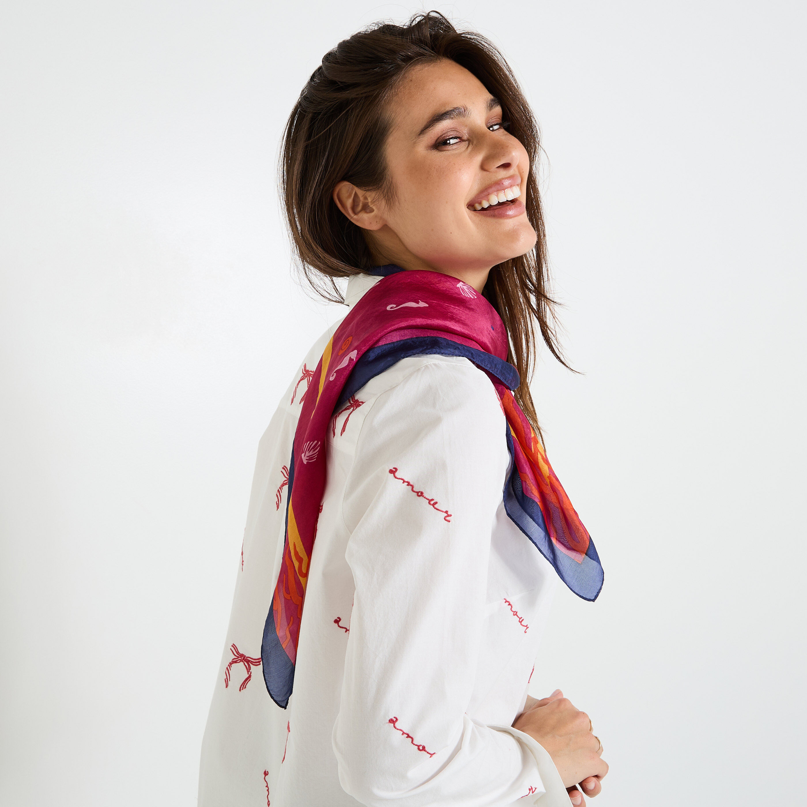 Foulard carr&eacute; en soie femme