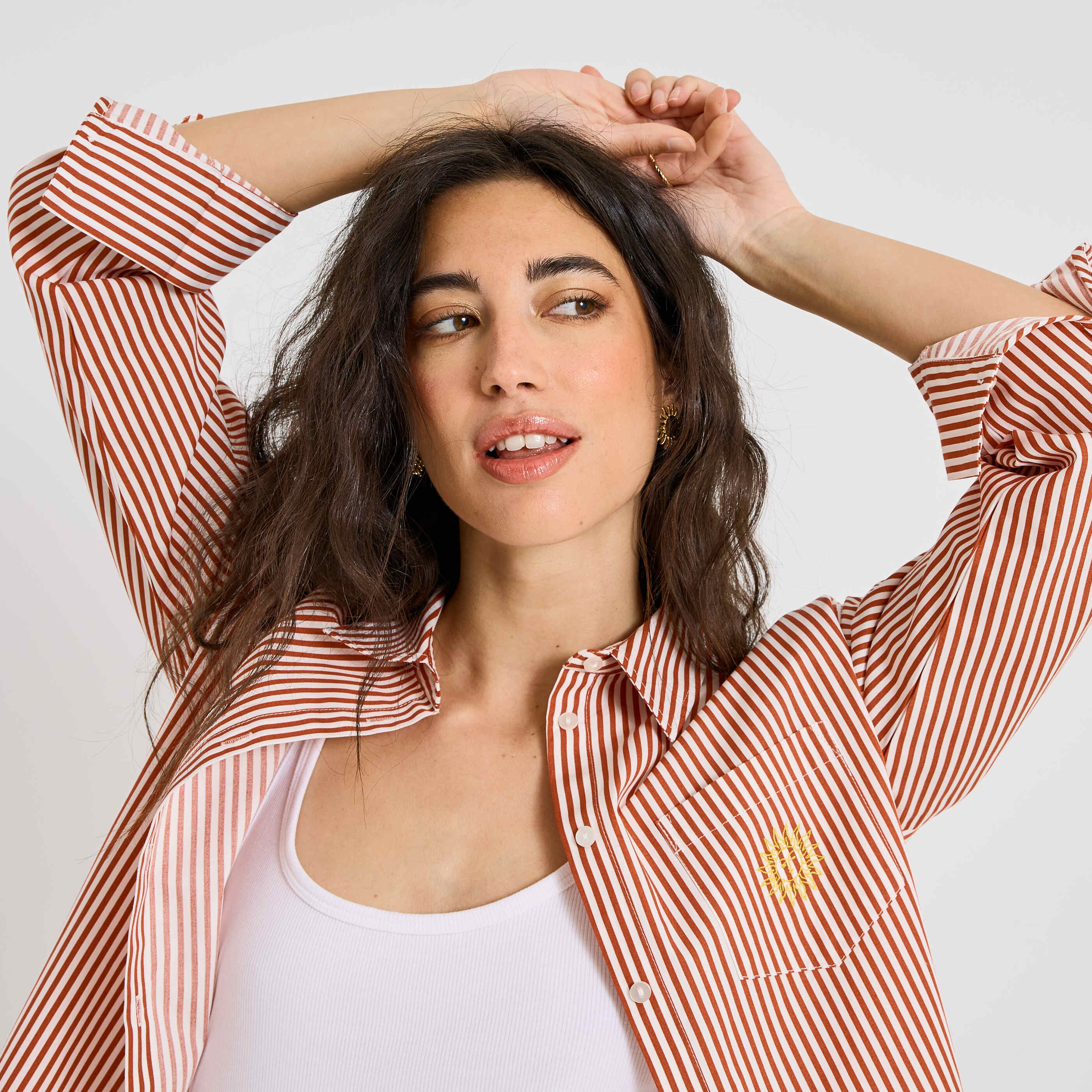 Chemise ray&eacute;e avec broderie femme