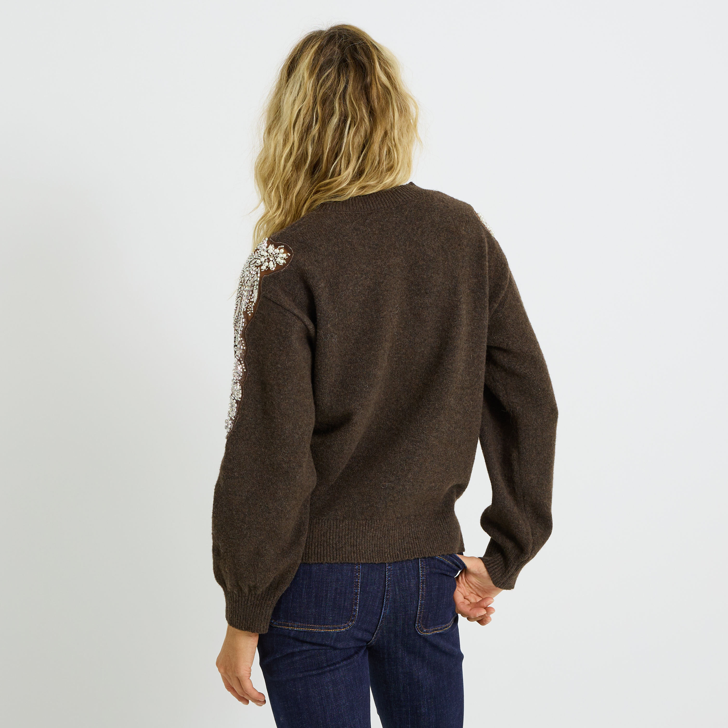 Pull &eacute;paule ajour&eacute;e perles femme