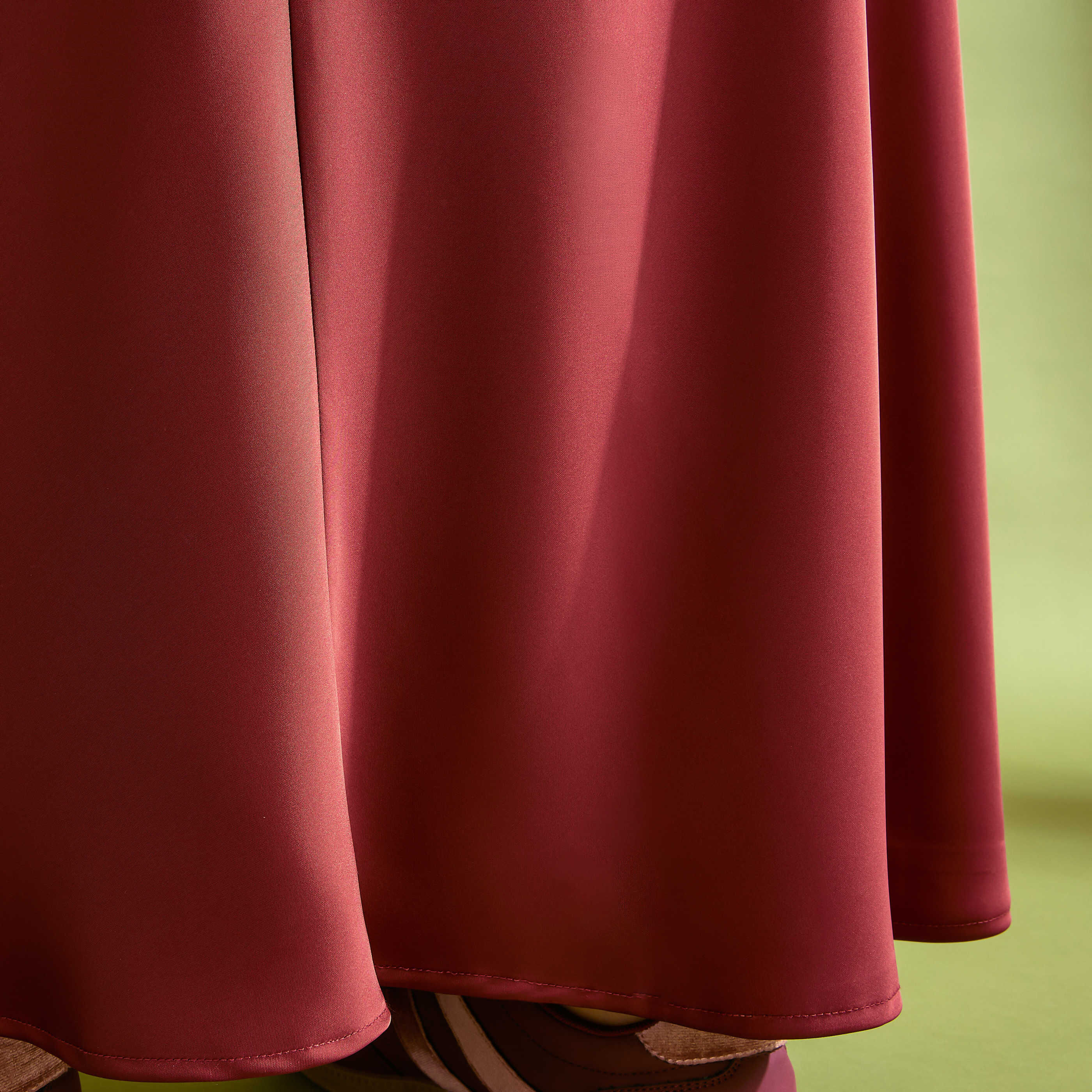 Jupe longue satin&eacute;e forme &eacute;vas&eacute;e