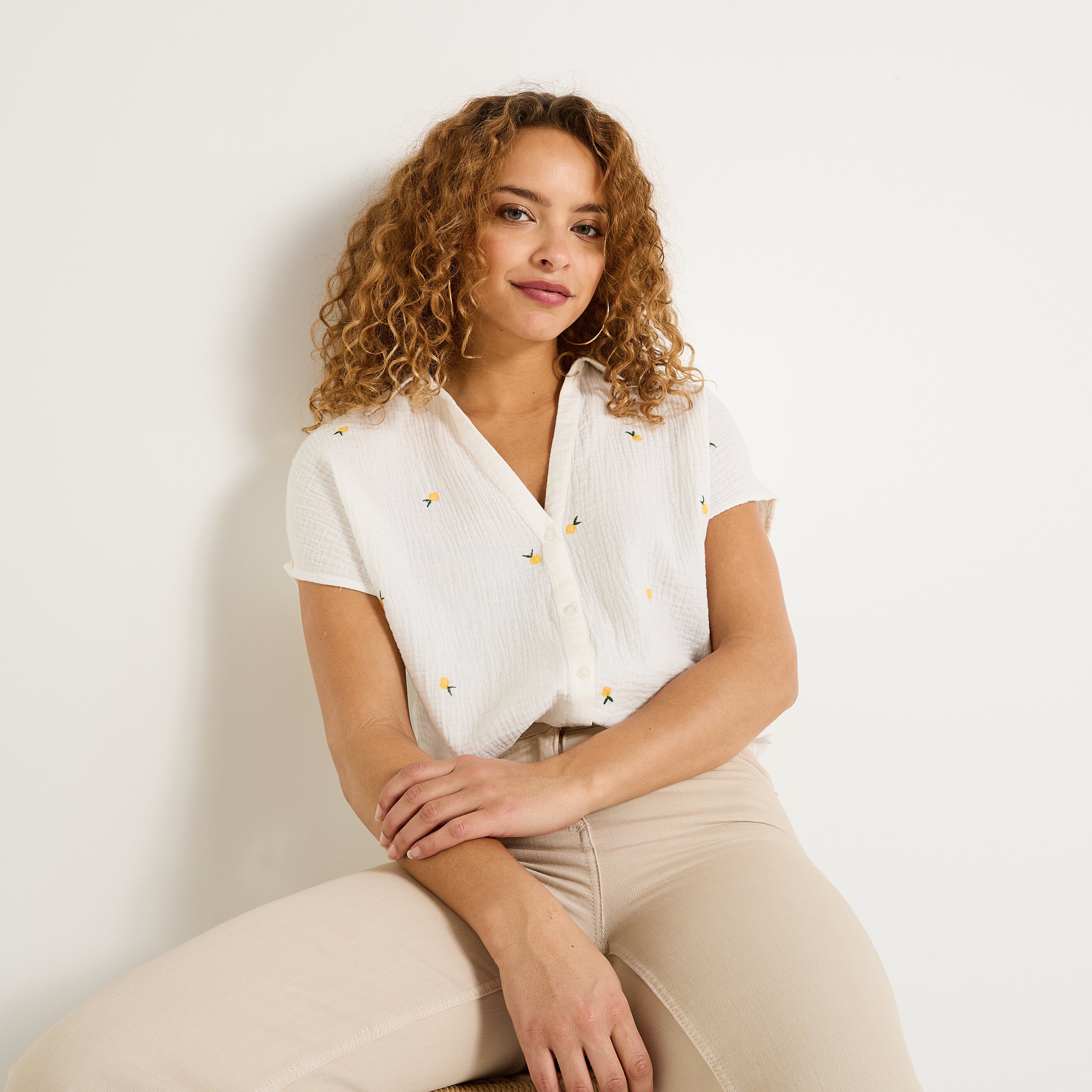 Chemise brod&eacute;e femme