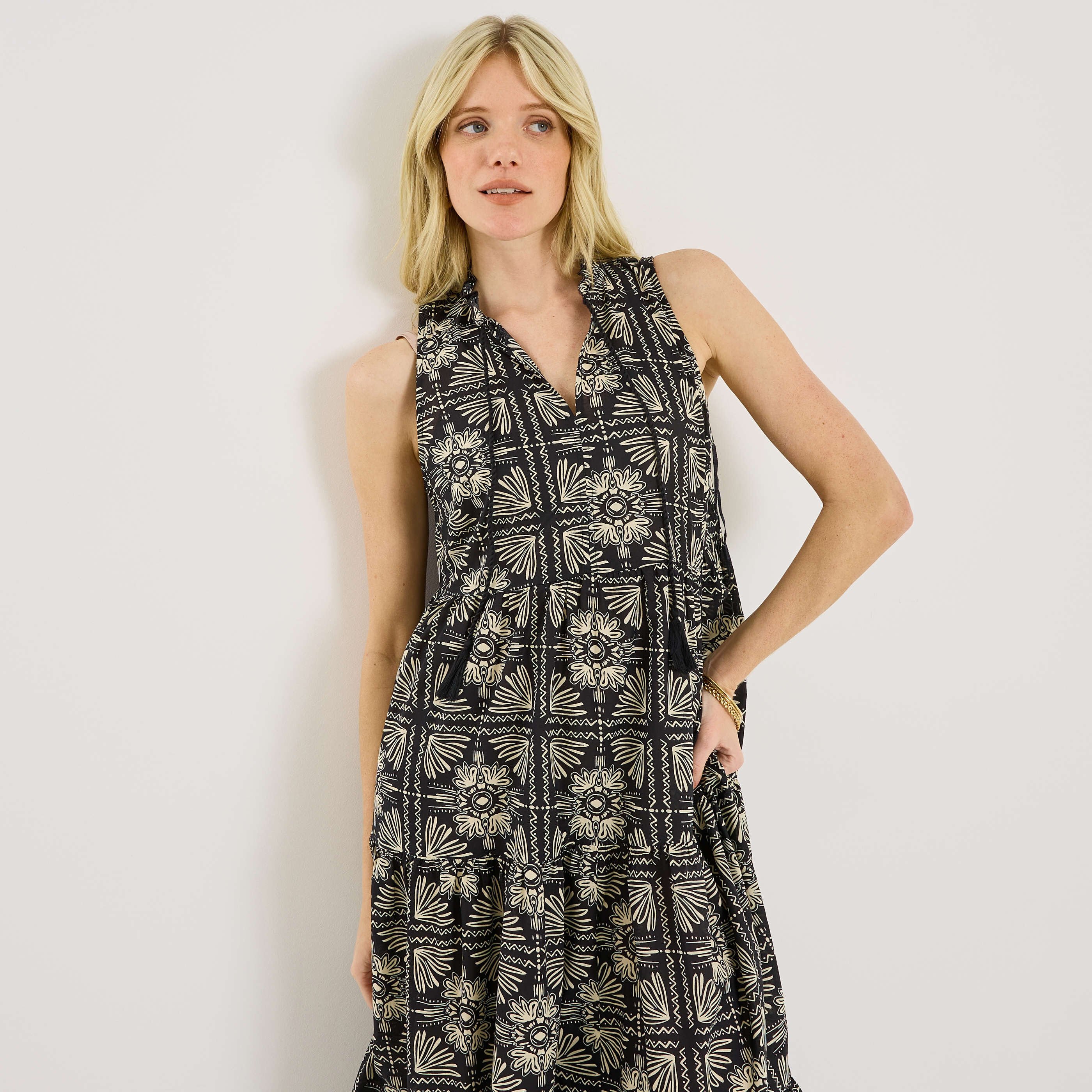 Robe longue imprim&eacute;e sans manches 