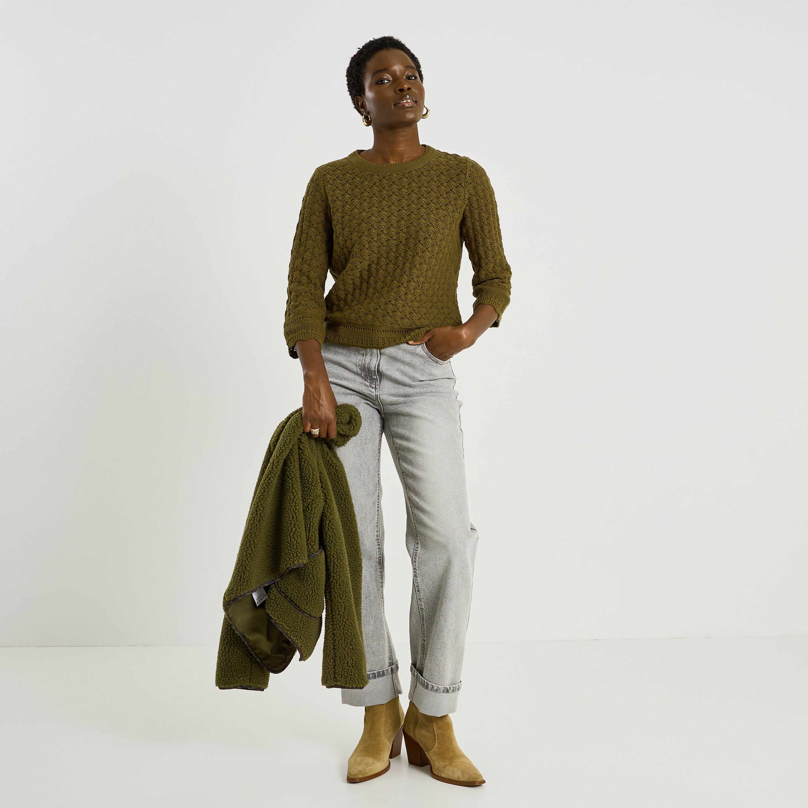 Pull avec d&eacute;tails ajour&eacute;s femme