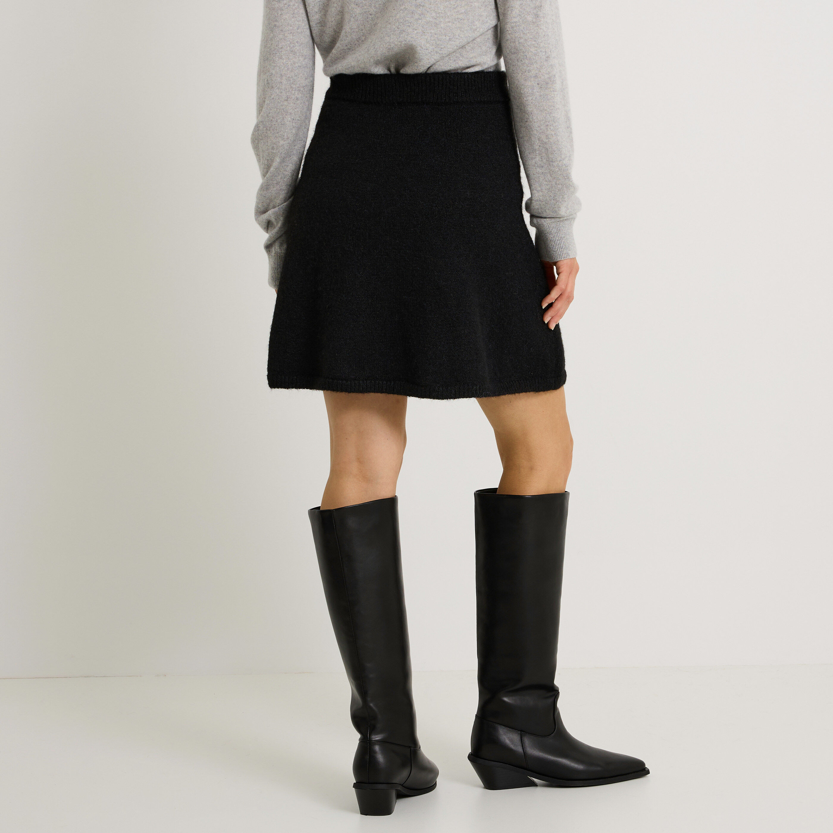 Jupe courte patineuse en maille 