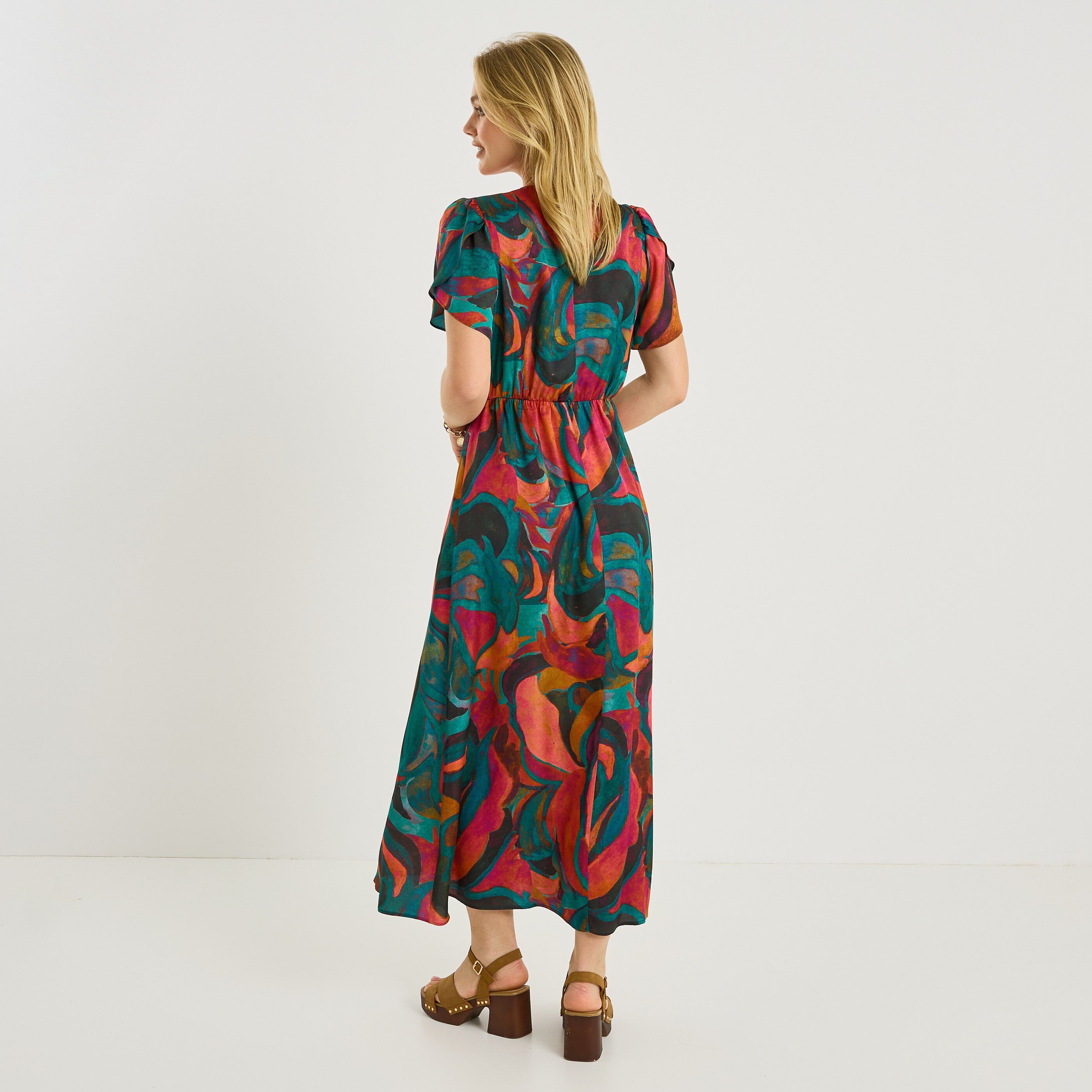 Robe longue habill&eacute;e imprim&eacute; abstrait