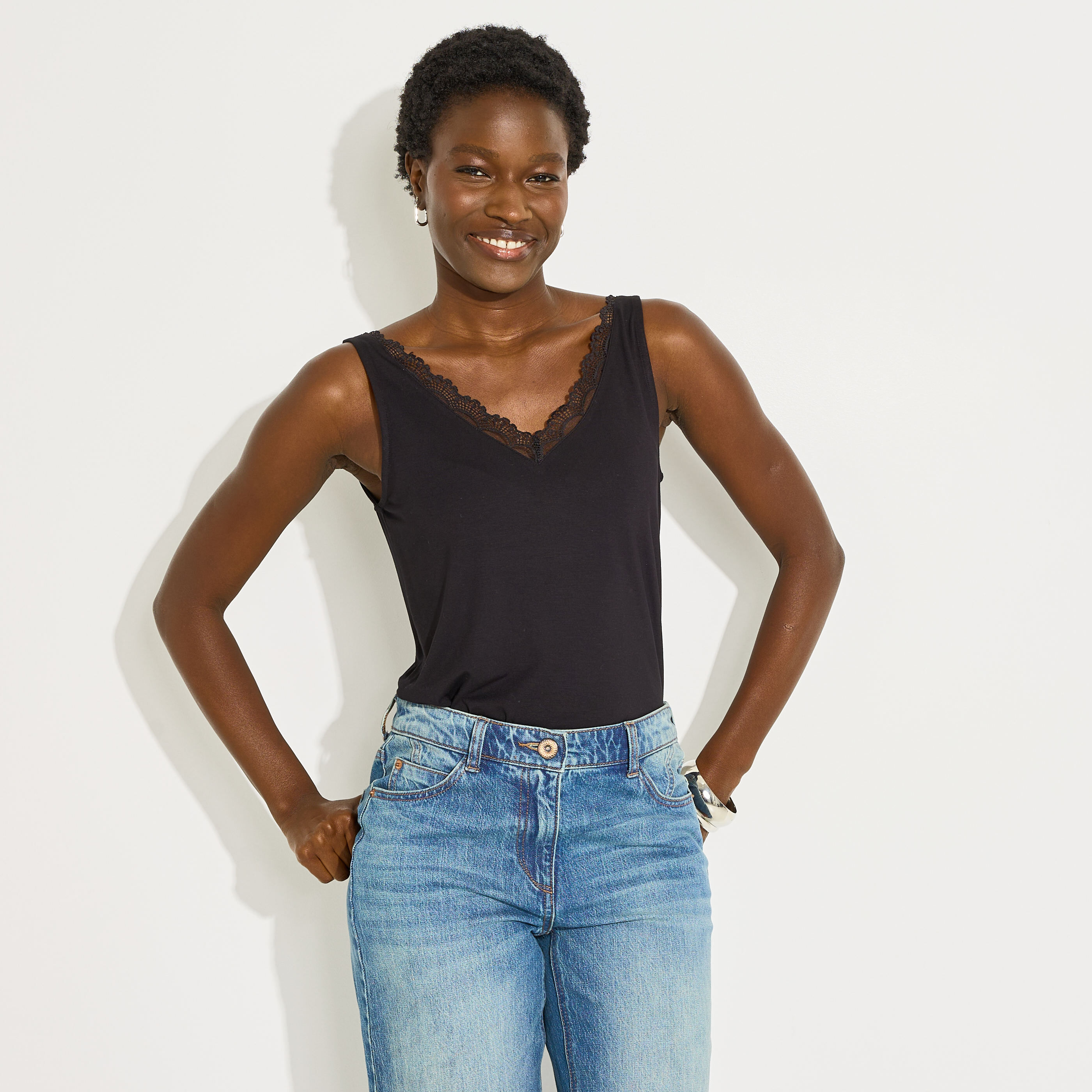 D&eacute;bardeur col V femme