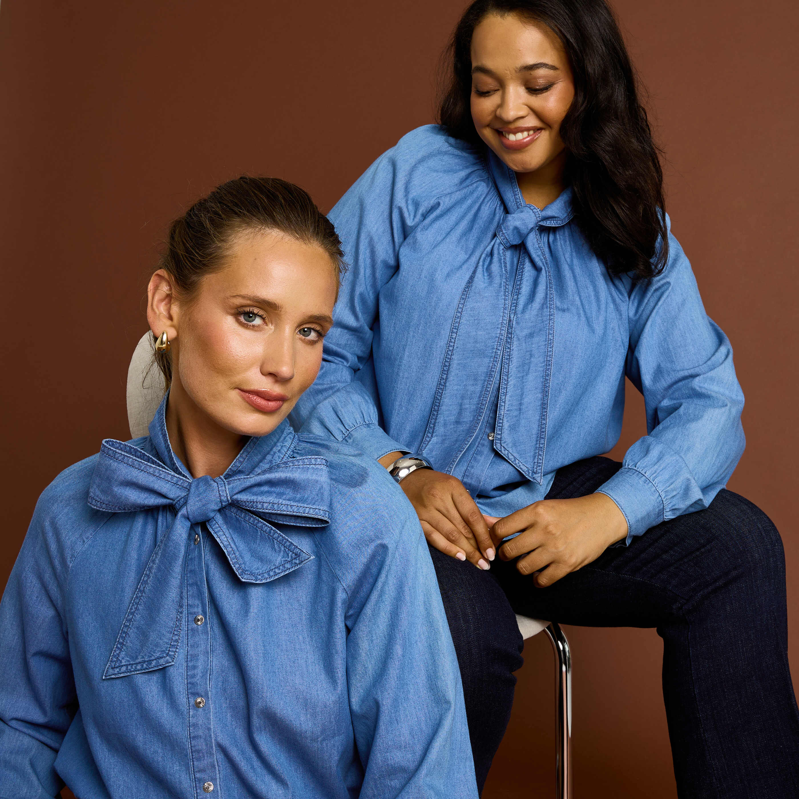 Chemisier denim col lavalli&egrave;re femme