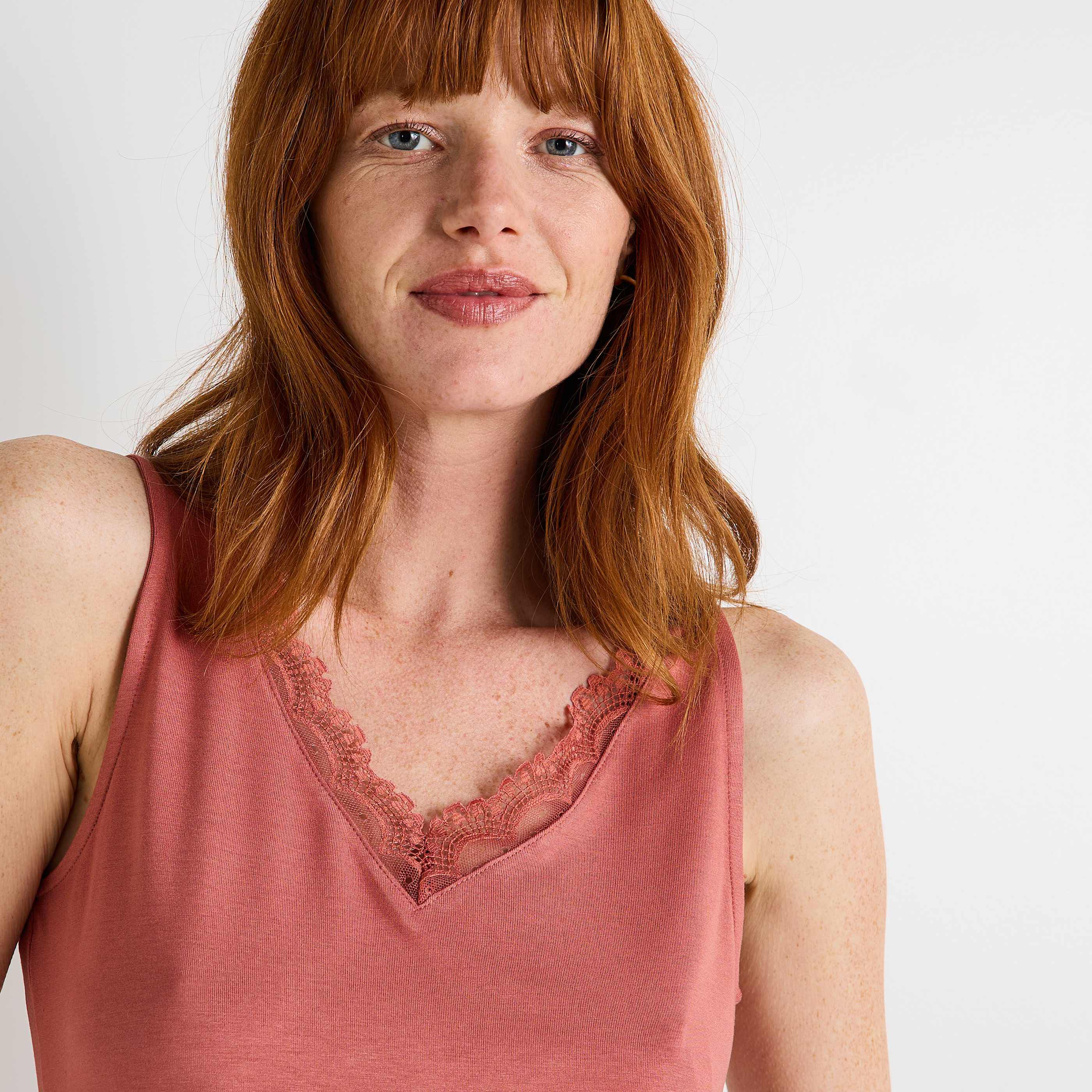 D&eacute;bardeur col V femme