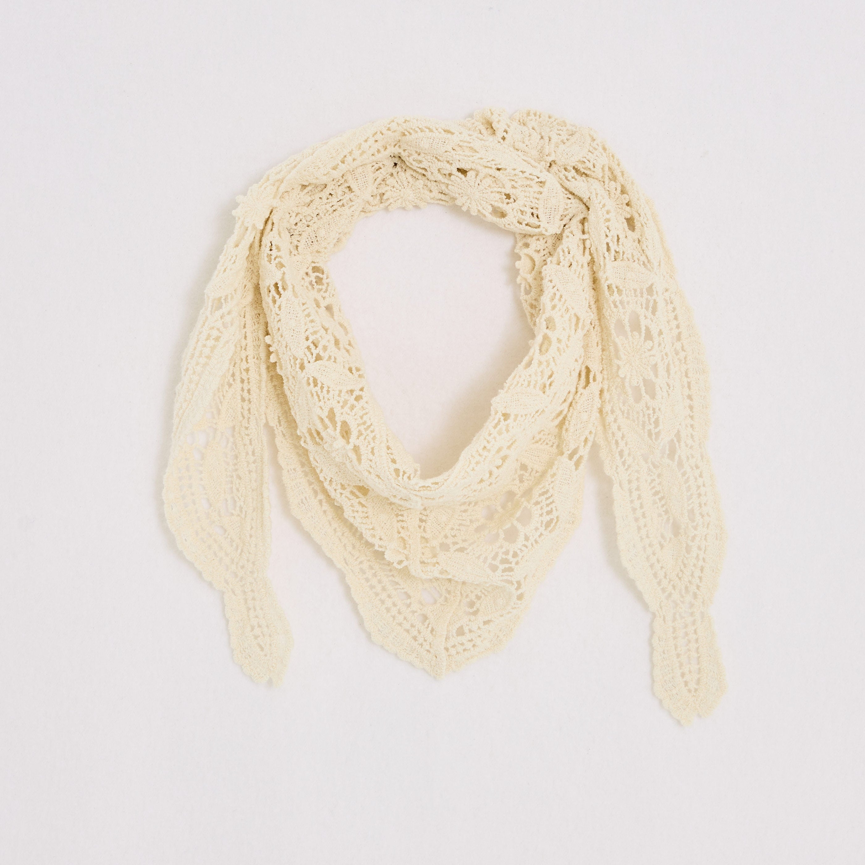 Foulard inspiration crochet femme