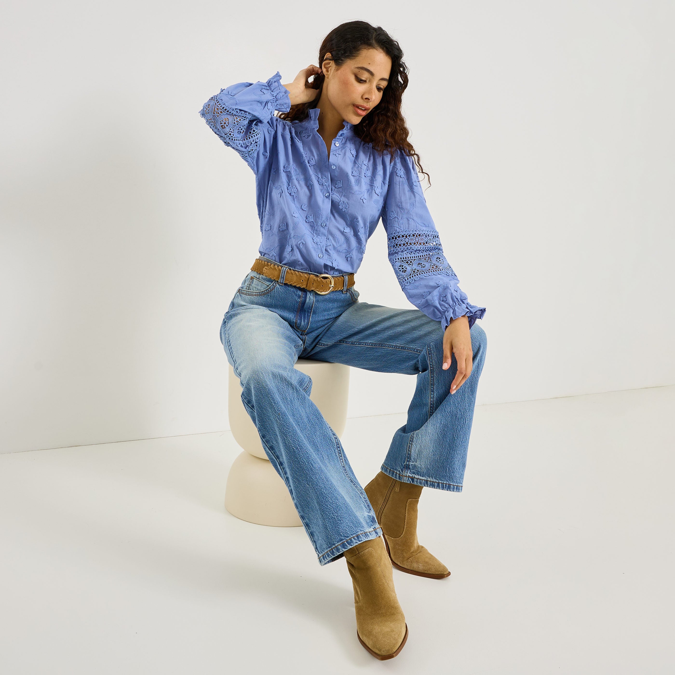 Chemise brod&eacute;e d&eacute;tails ajour&eacute;s femme
