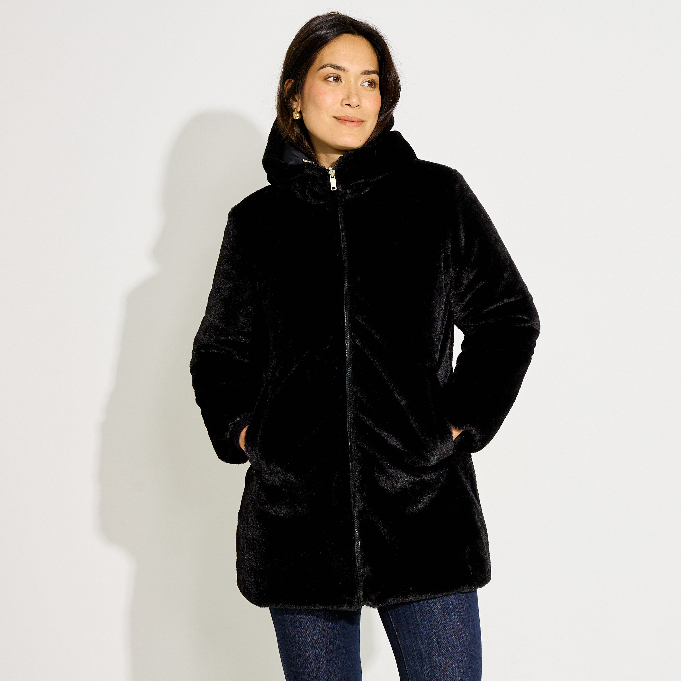 Manteau d'hiver mi-long &agrave; capuche femme