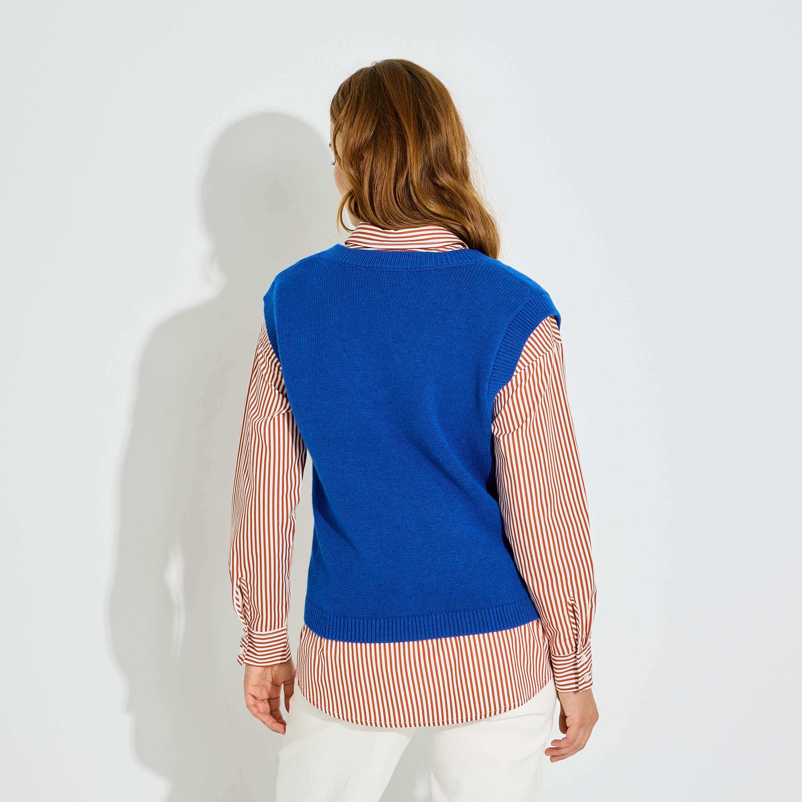 Pull sans manches col V femme