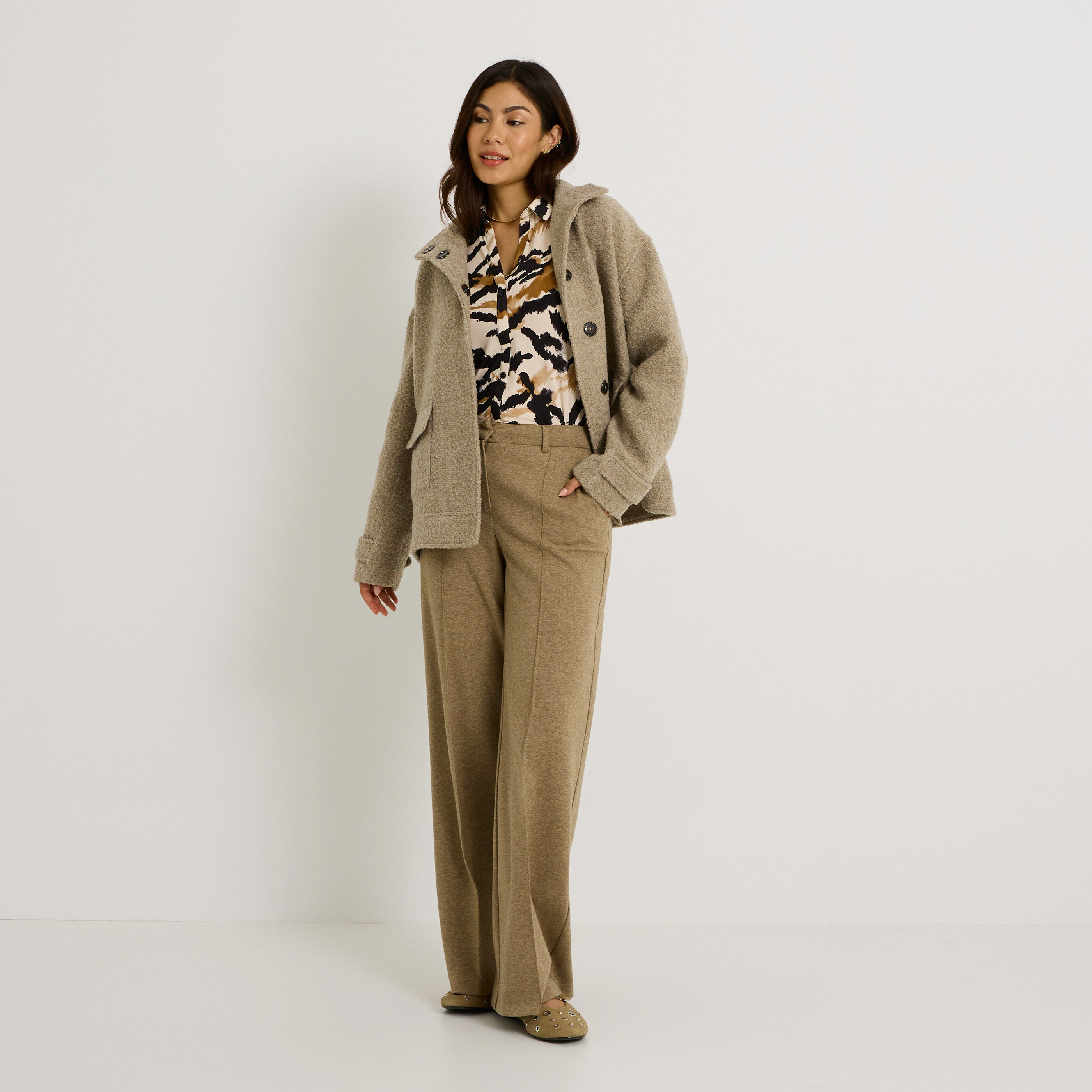 Manteau court col montant femme