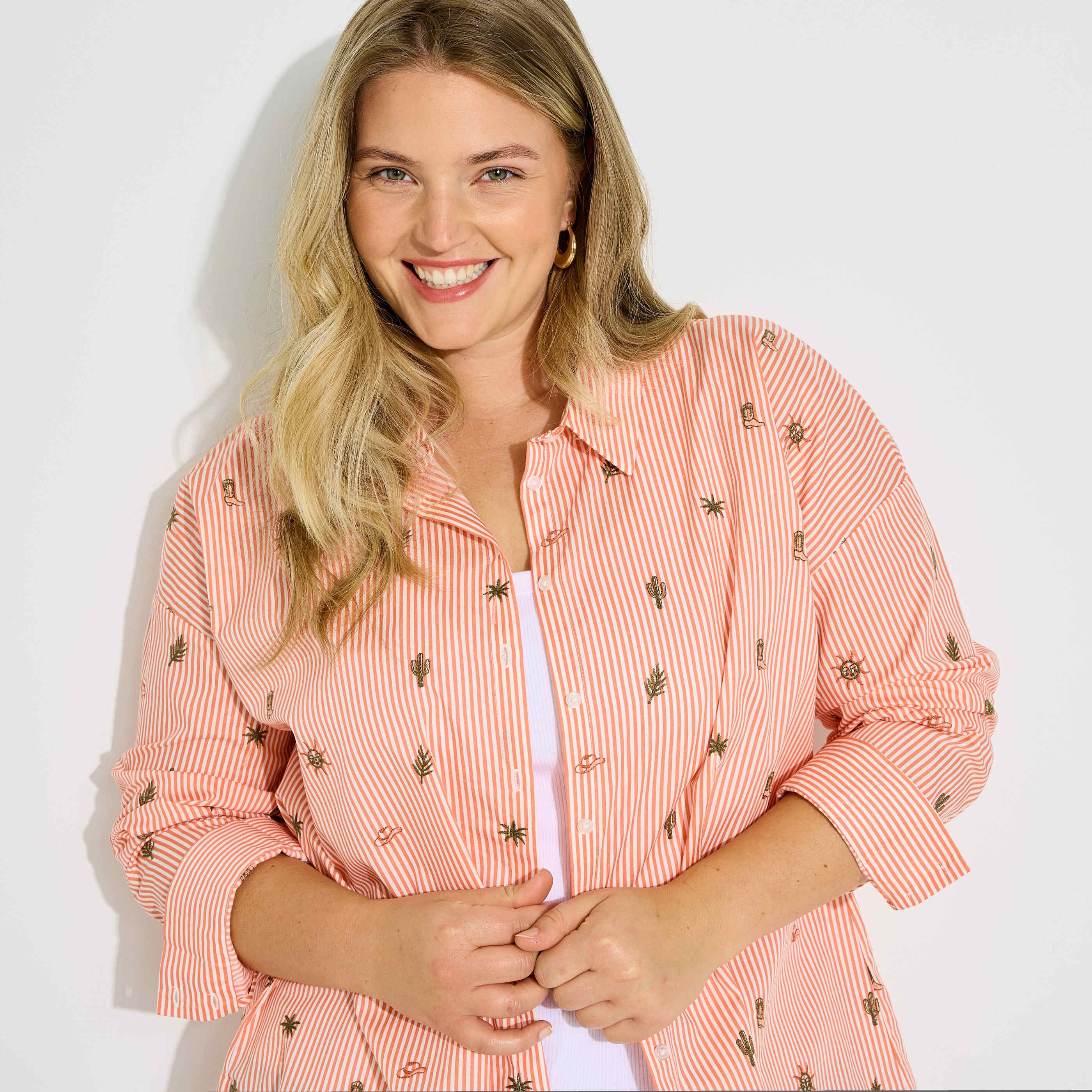 Chemise ray&eacute;e &agrave; broderies femme