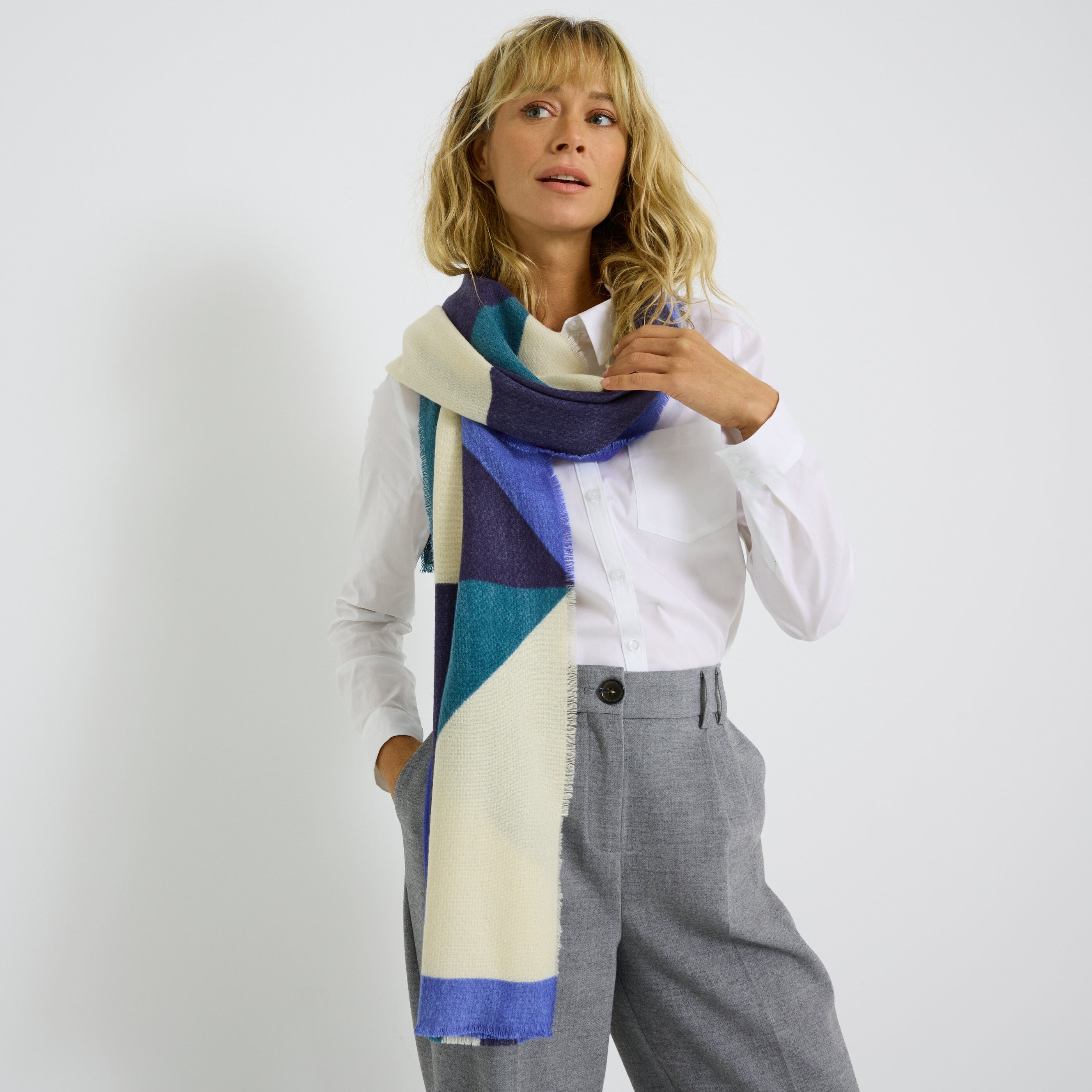 &Eacute;charpe motif graphique femme