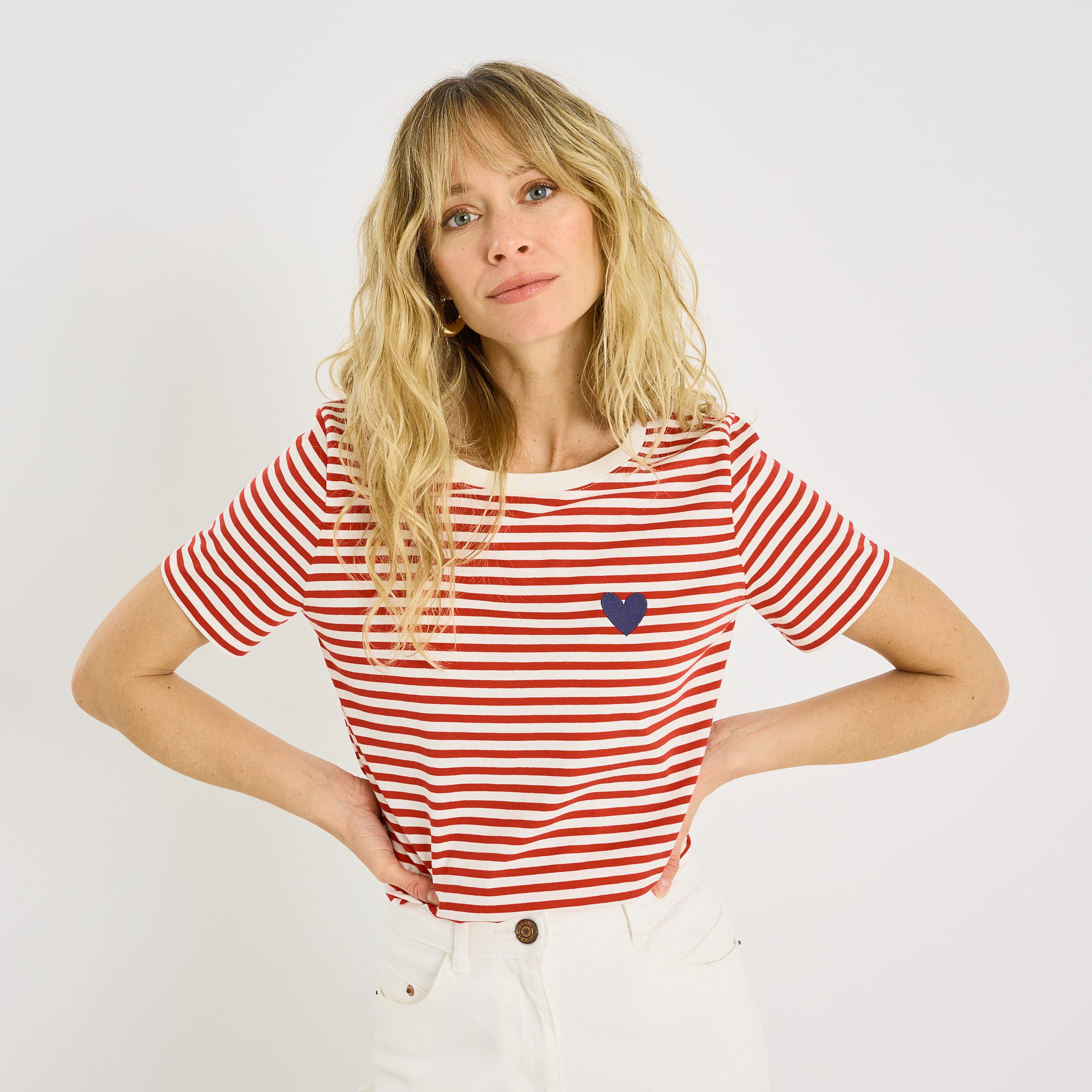 T-shirt ray&eacute; c&oelig;ur brod&eacute; femme