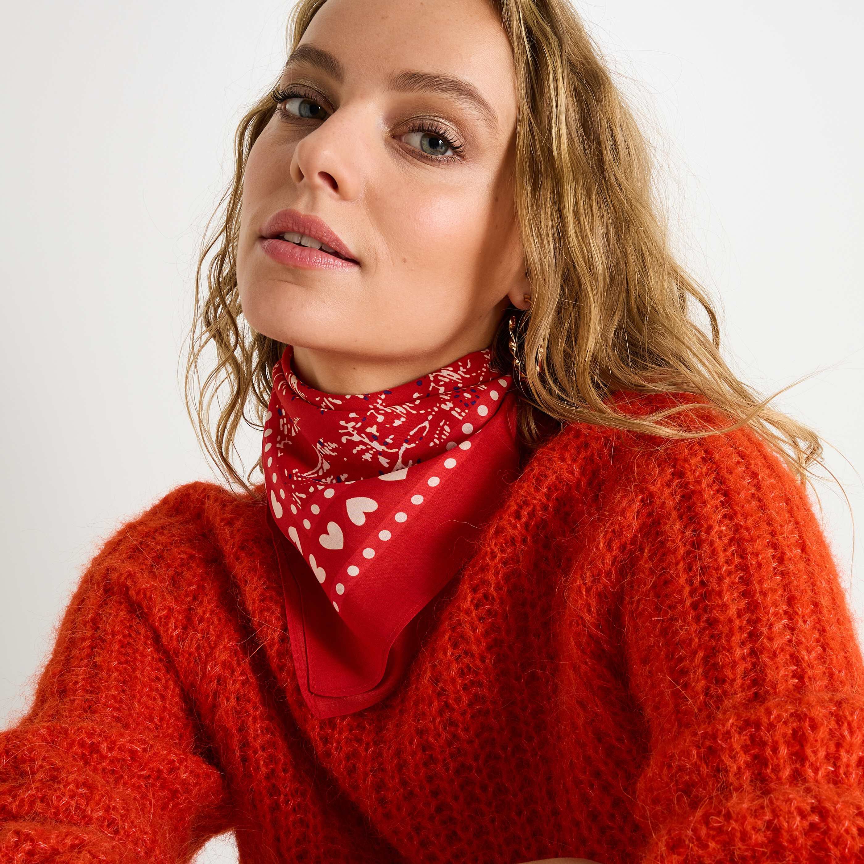 Foulard carr&eacute; femme