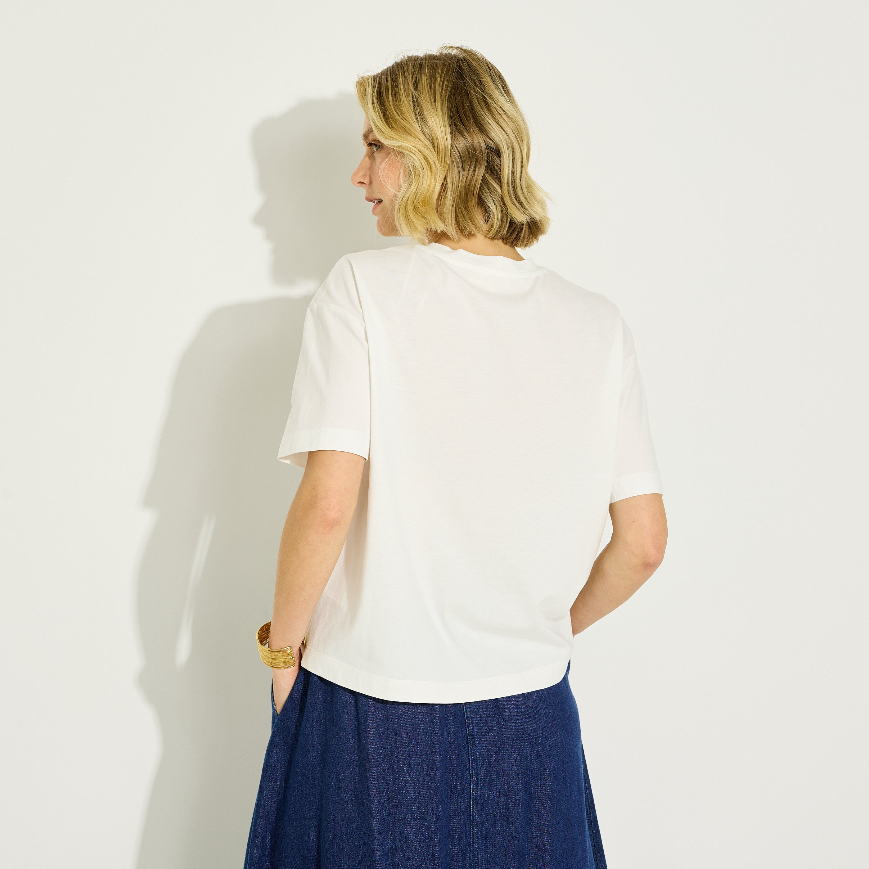 T-shirt col rond brod&eacute; femme