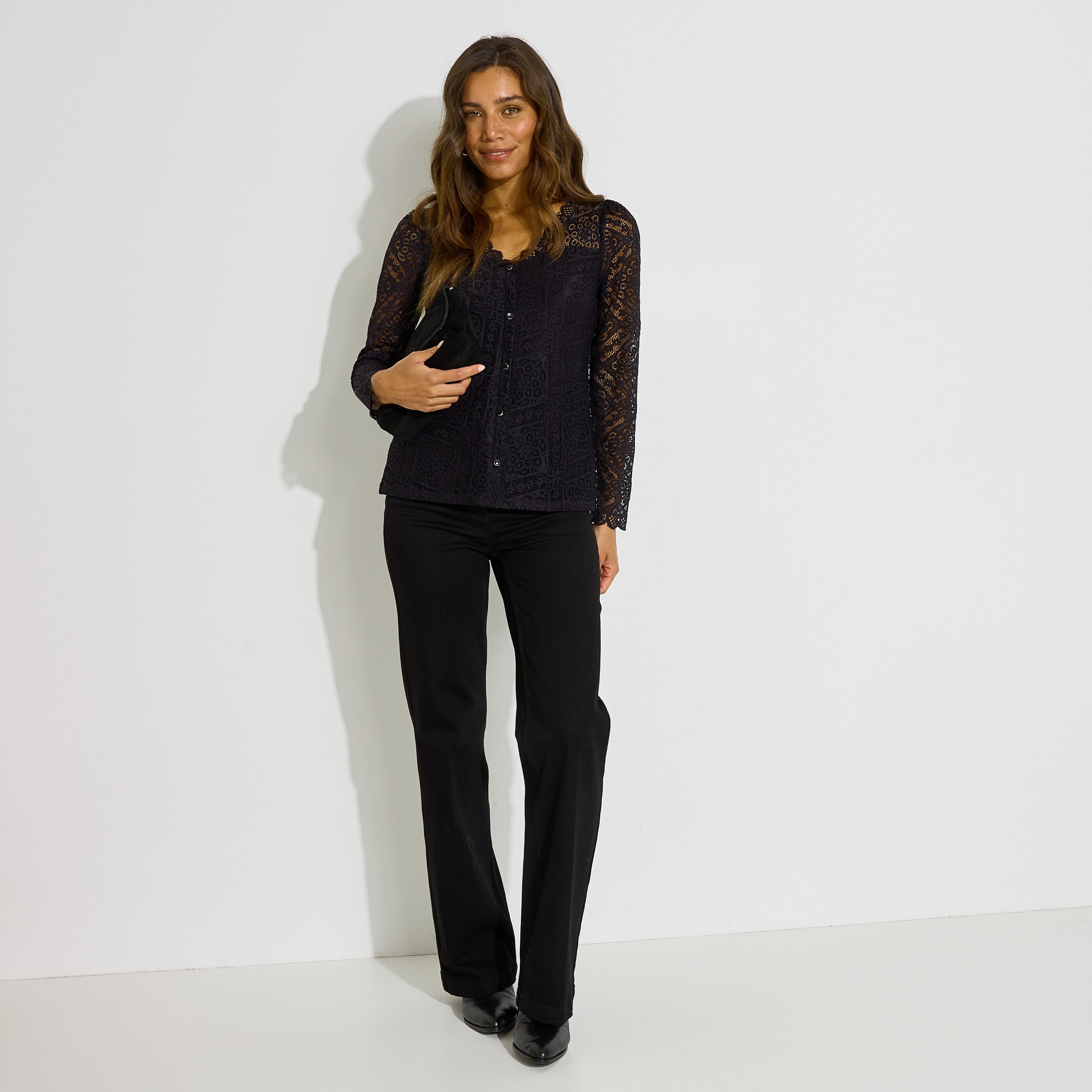 T-shirt col V ajour&eacute; femme
