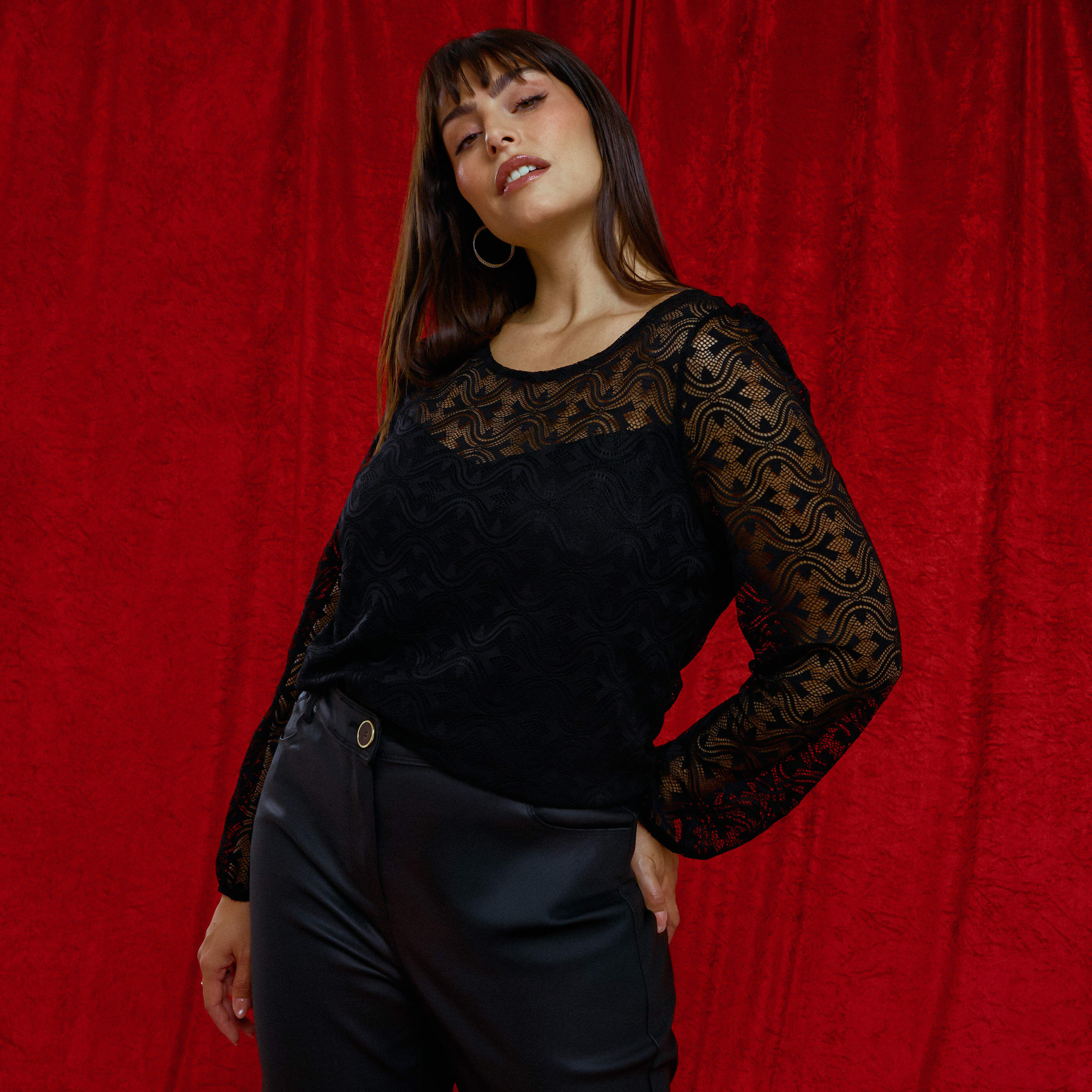 Blouse maille brod&eacute;e femme