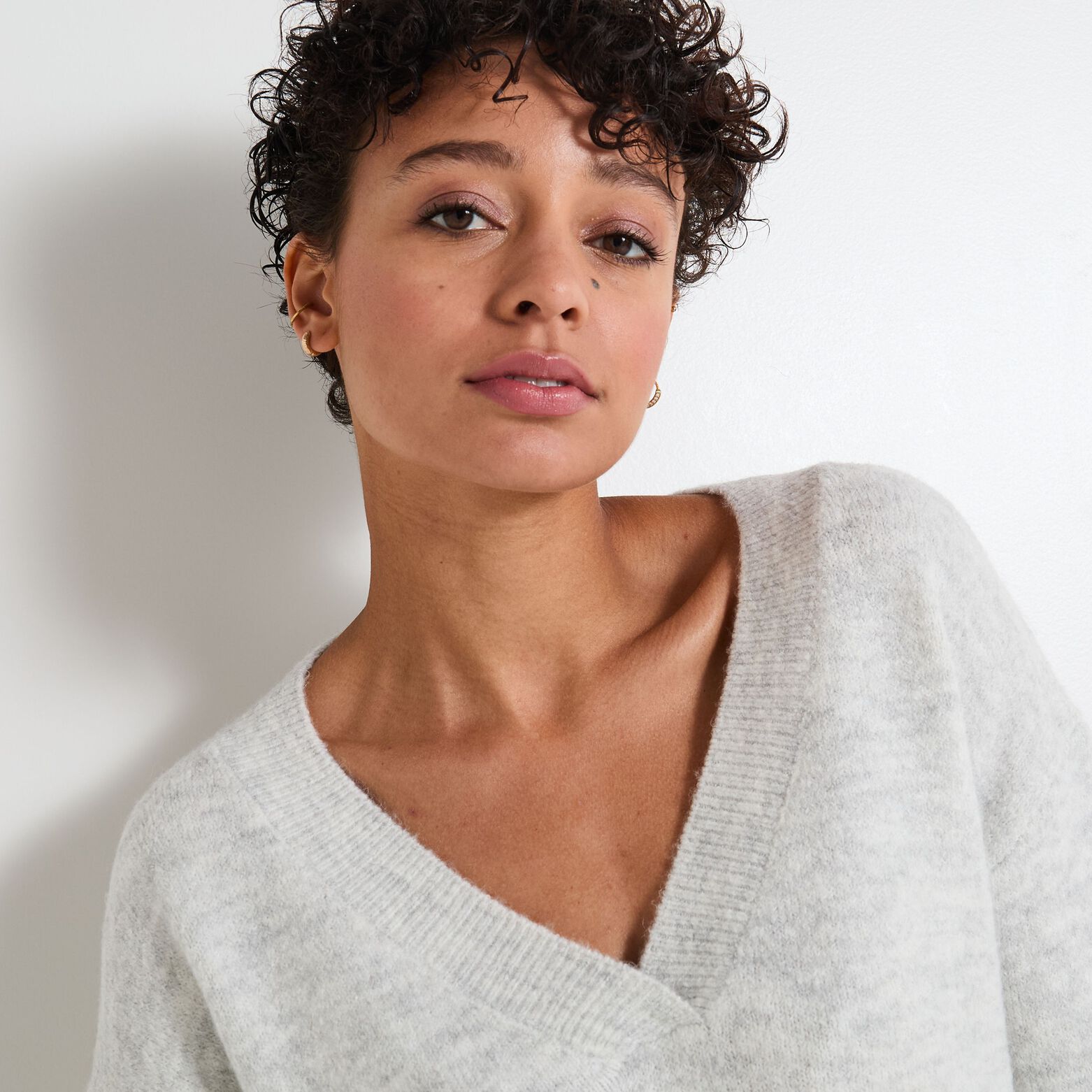 Pull col V femme